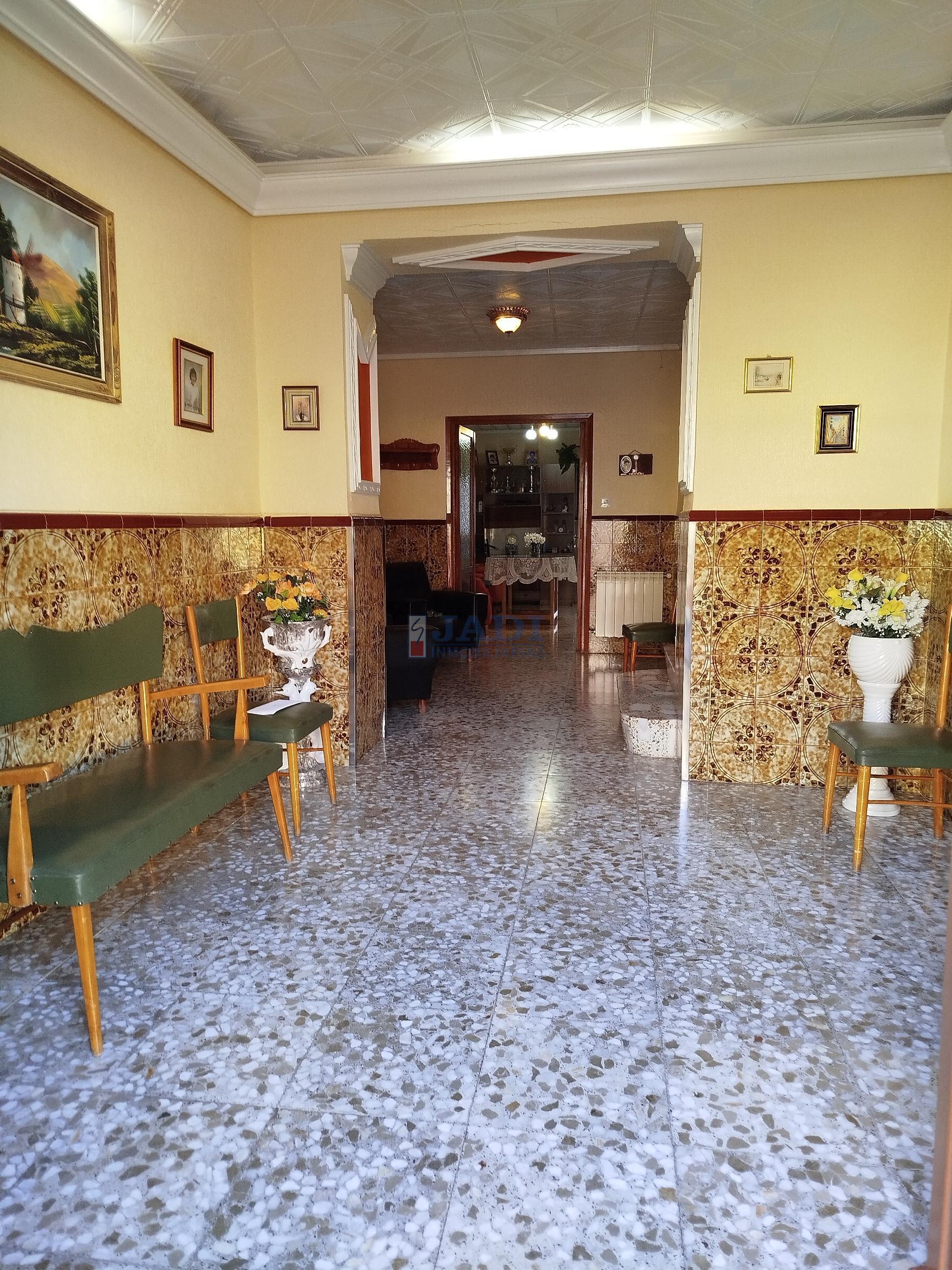 For sale of house in Valdepeñas