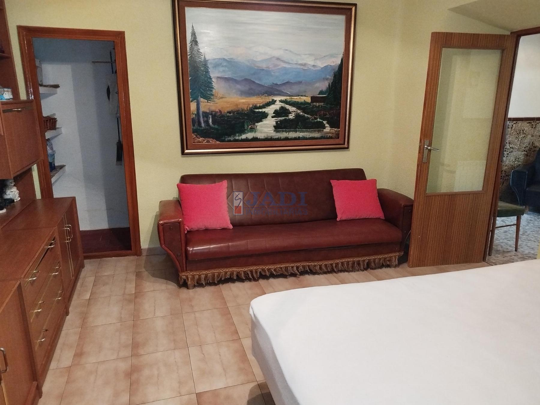 For sale of house in Valdepeñas