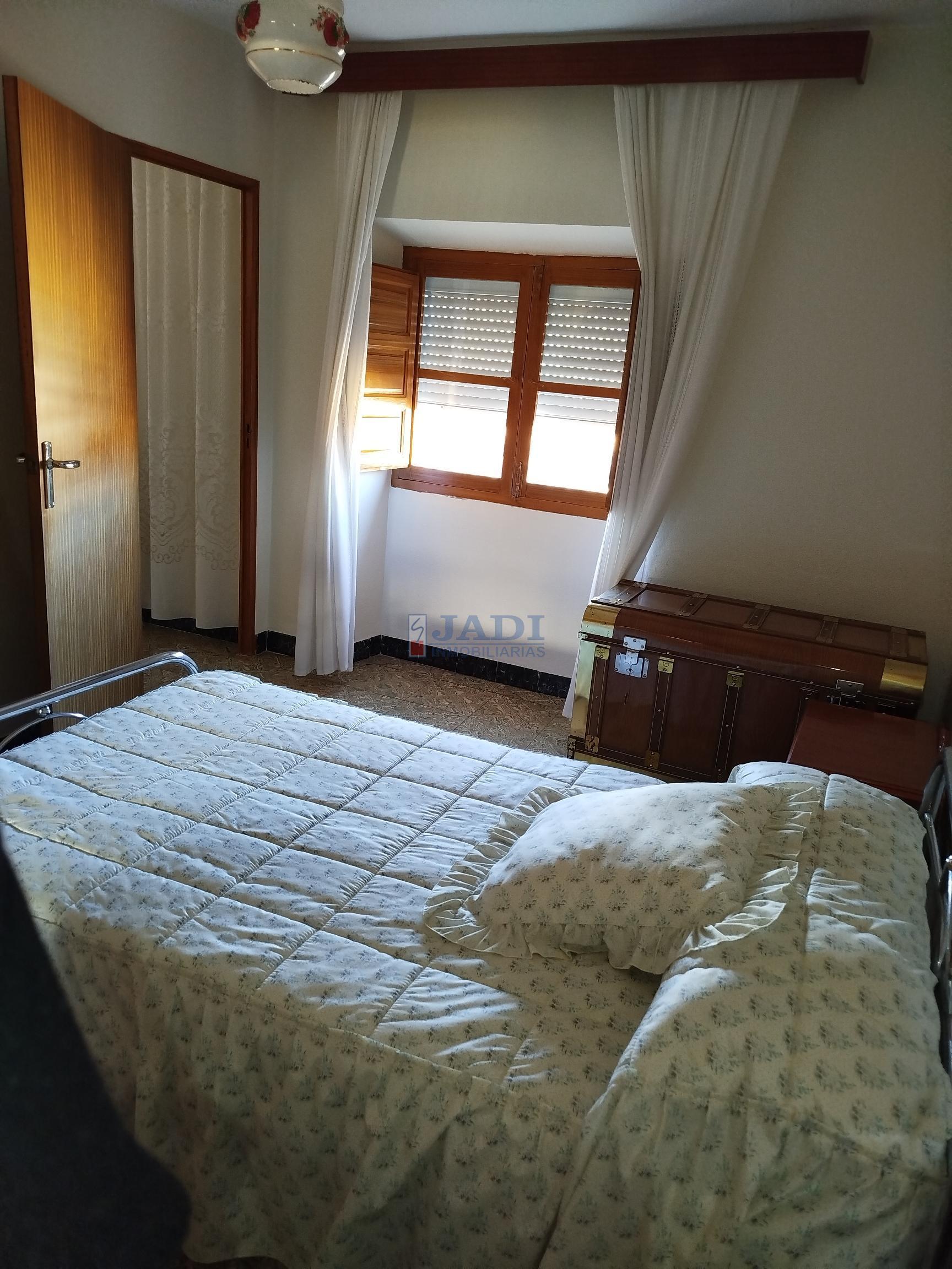 For sale of house in Valdepeñas