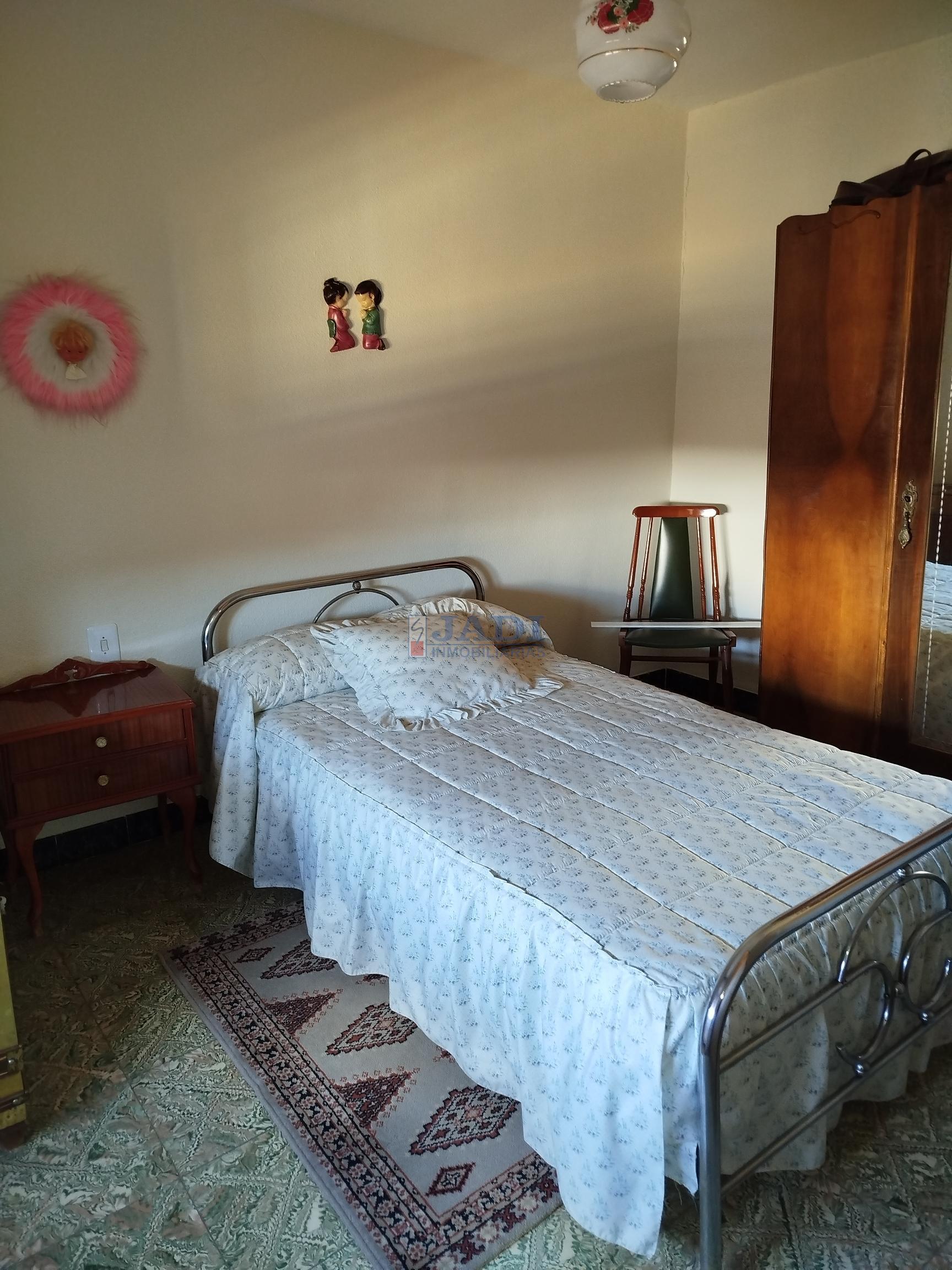 For sale of house in Valdepeñas