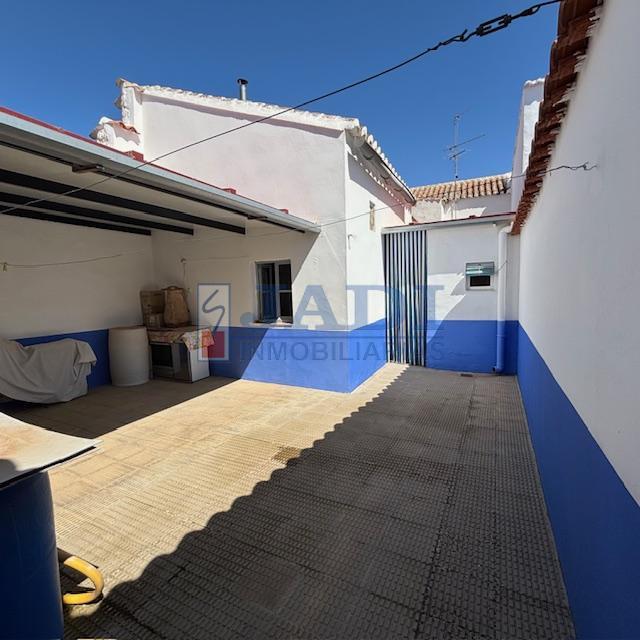 For sale of house in Valdepeñas