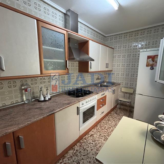 For sale of house in Valdepeñas