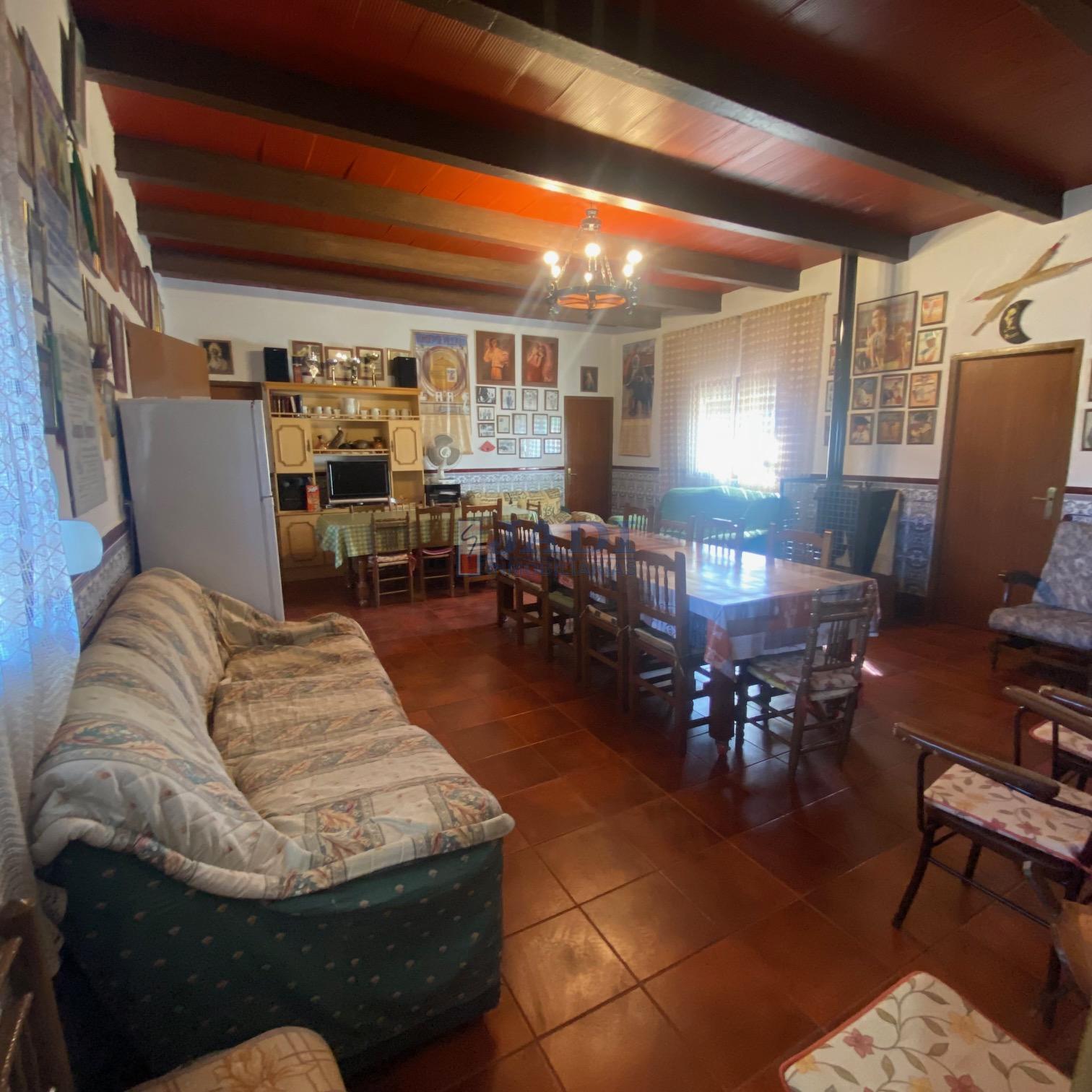 For sale of house in Valdepeñas