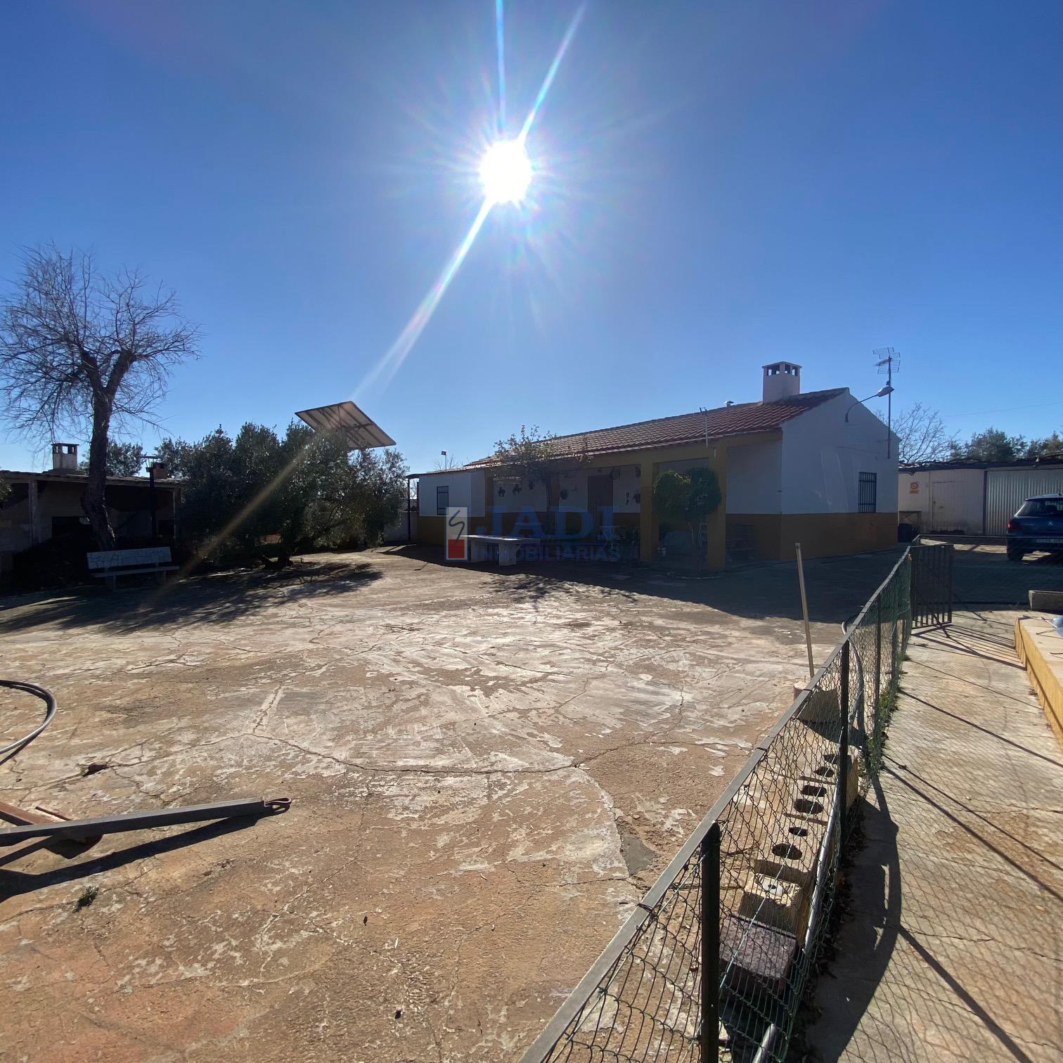 For sale of house in Valdepeñas
