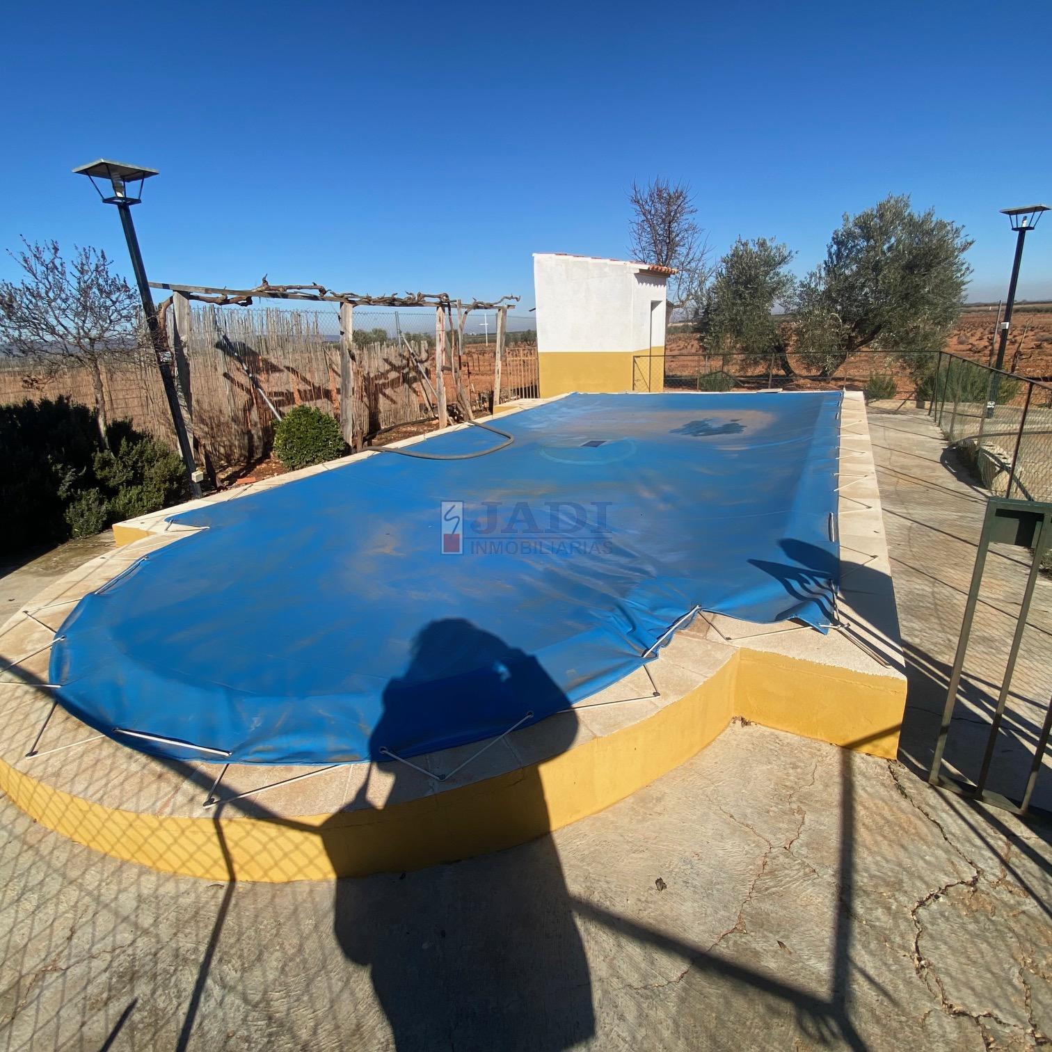 For sale of house in Valdepeñas