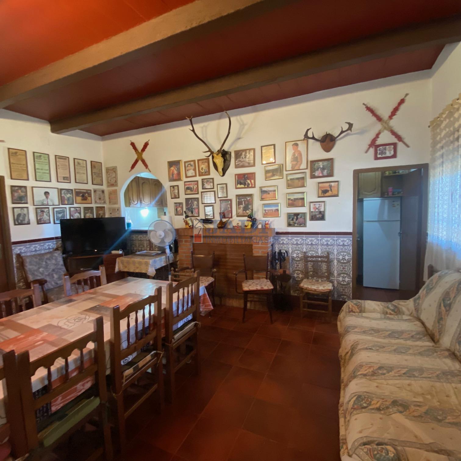 For sale of house in Valdepeñas