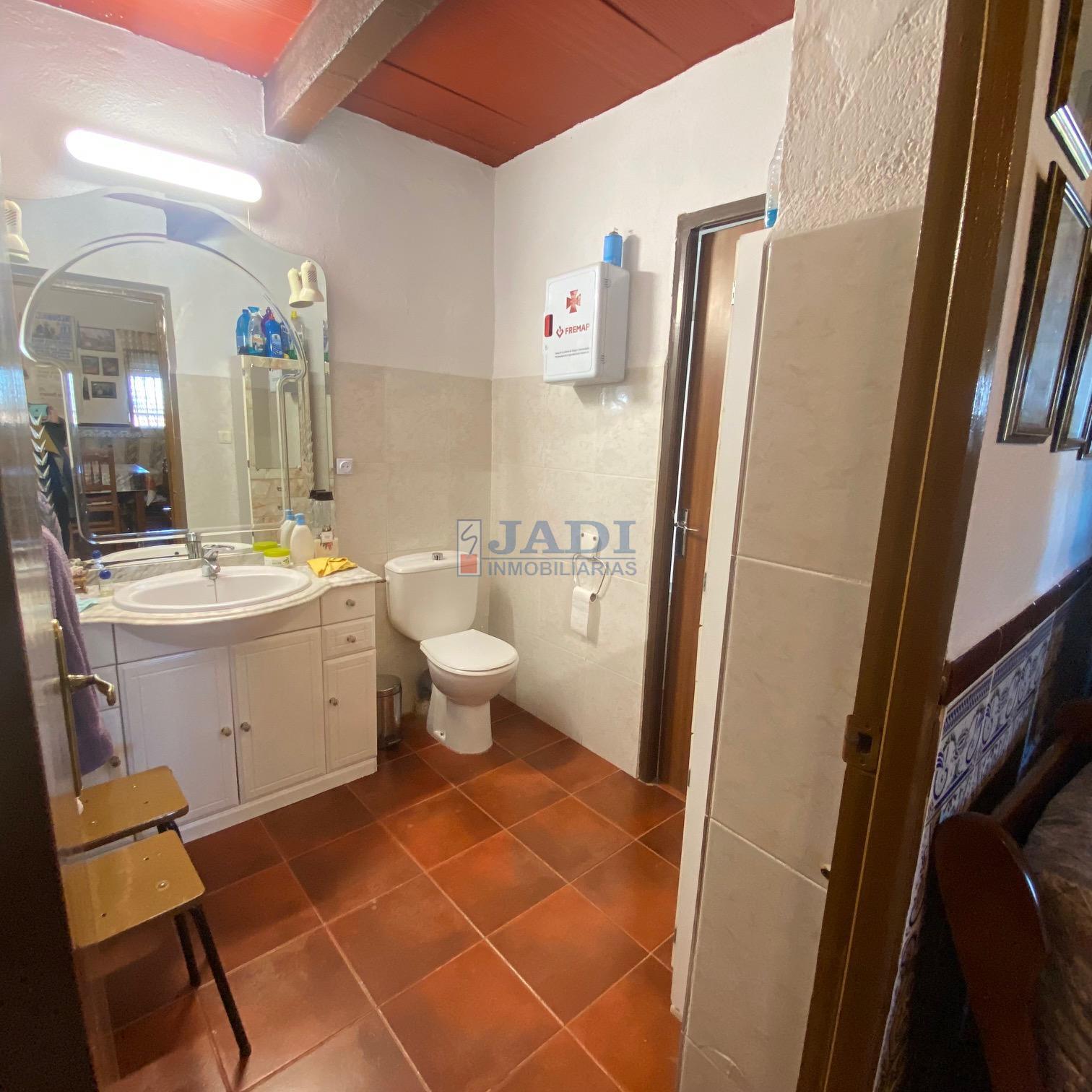 For sale of house in Valdepeñas