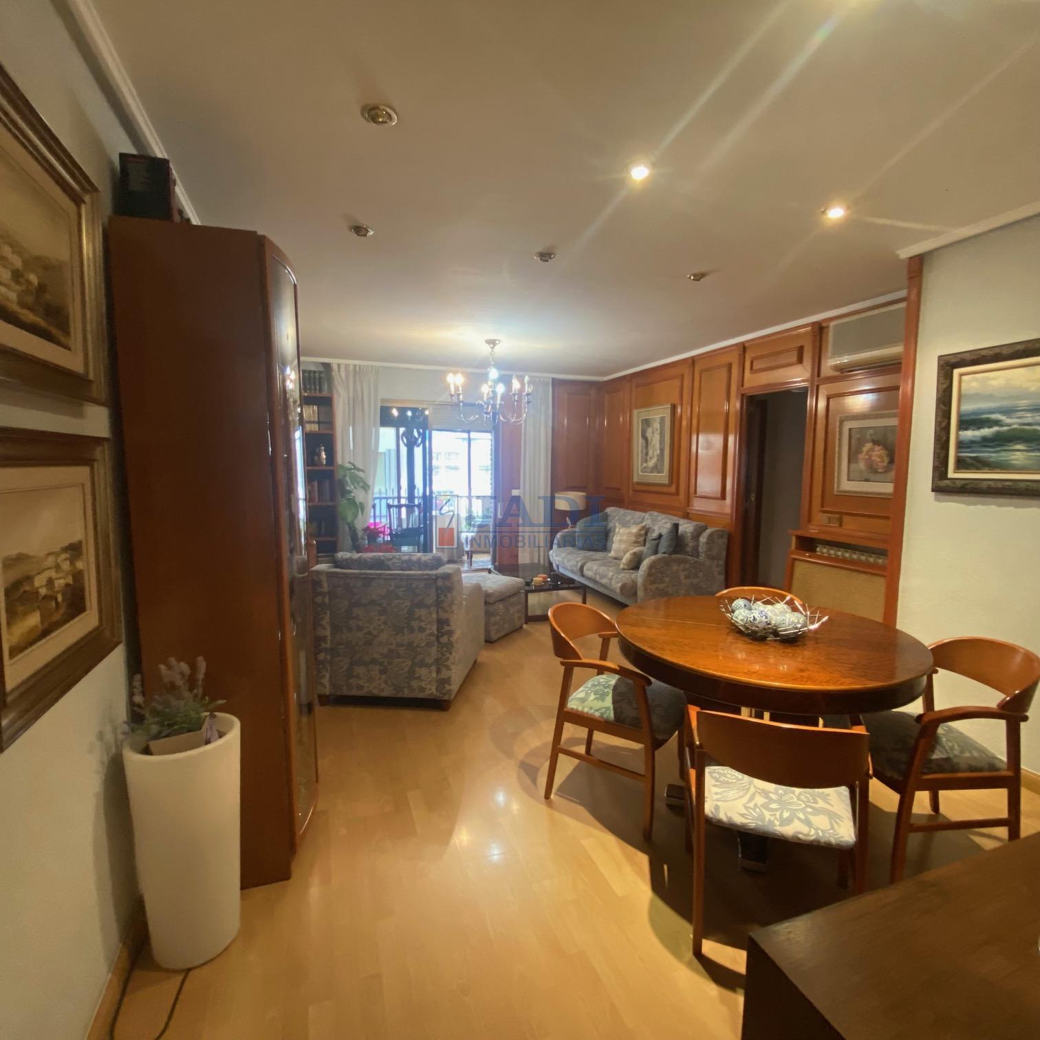 For sale of flat in Valdepeñas
