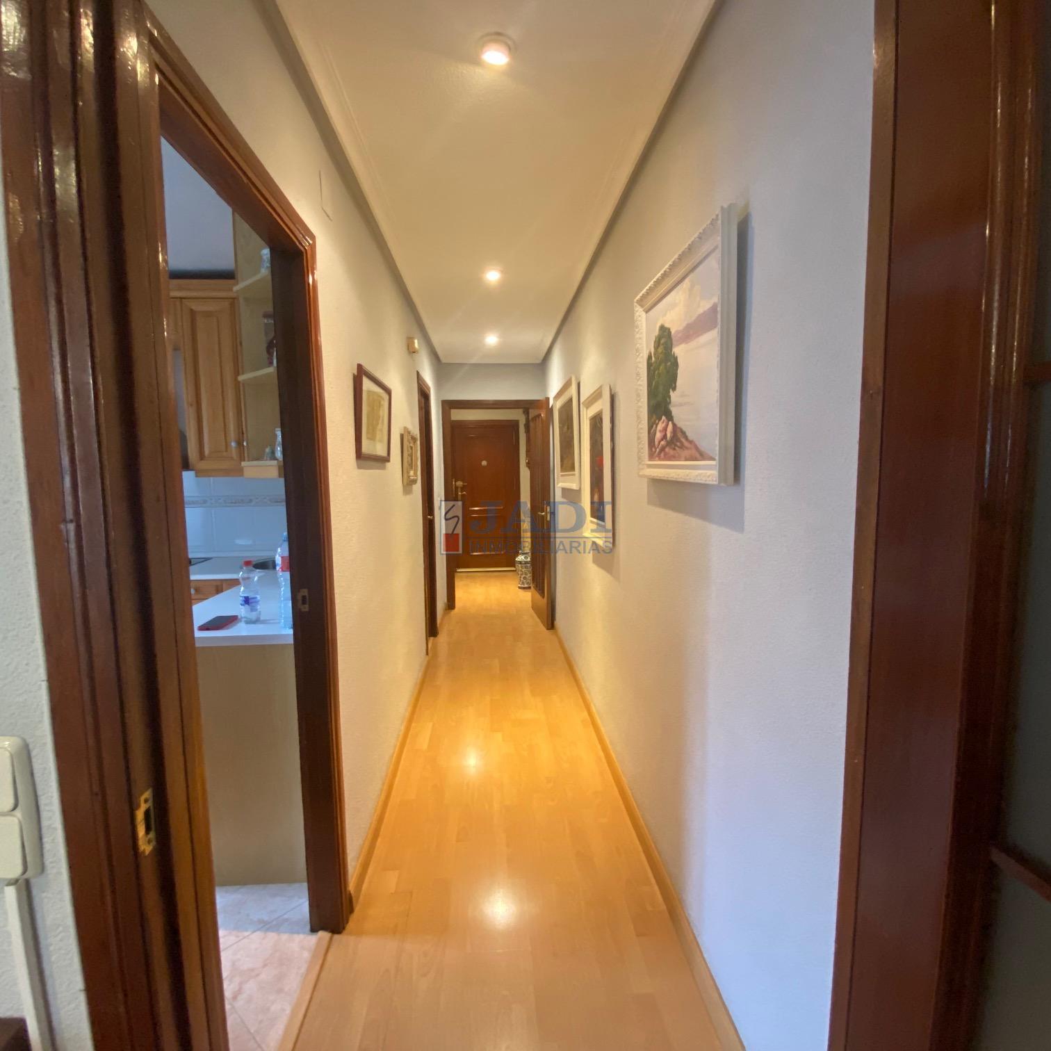 For sale of flat in Valdepeñas