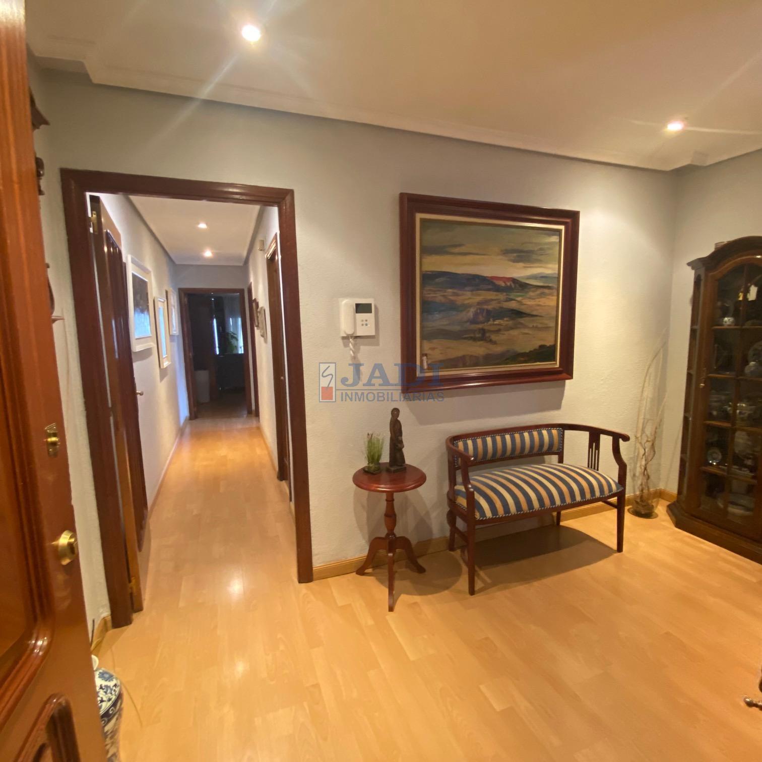 For sale of flat in Valdepeñas