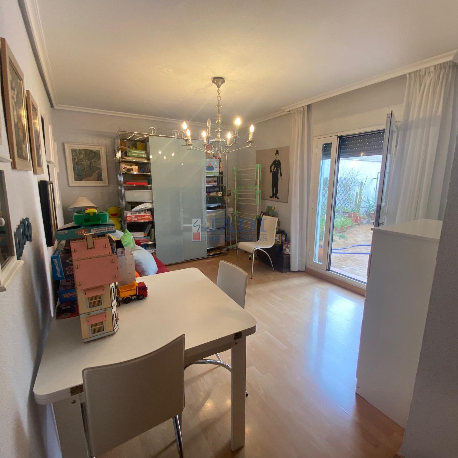 For sale of flat in Valdepeñas
