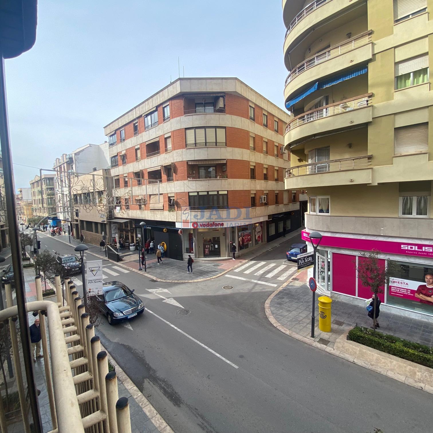 For sale of flat in Valdepeñas