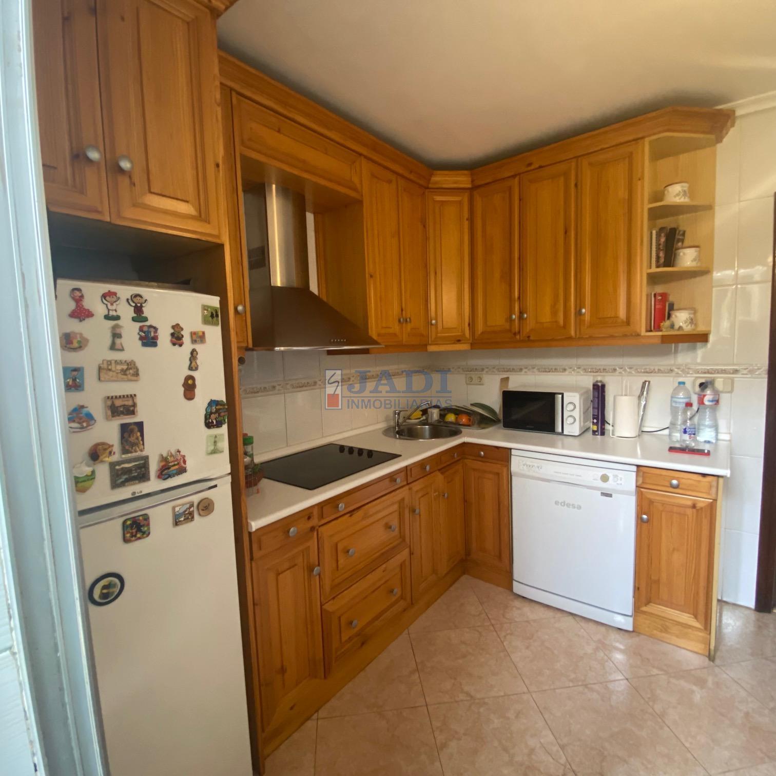 For sale of flat in Valdepeñas