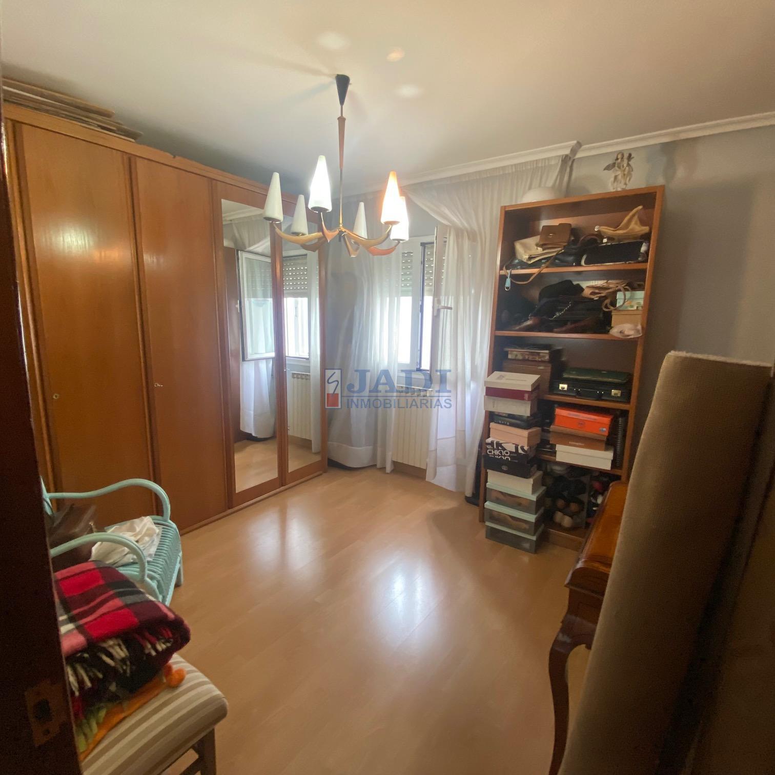 For sale of flat in Valdepeñas