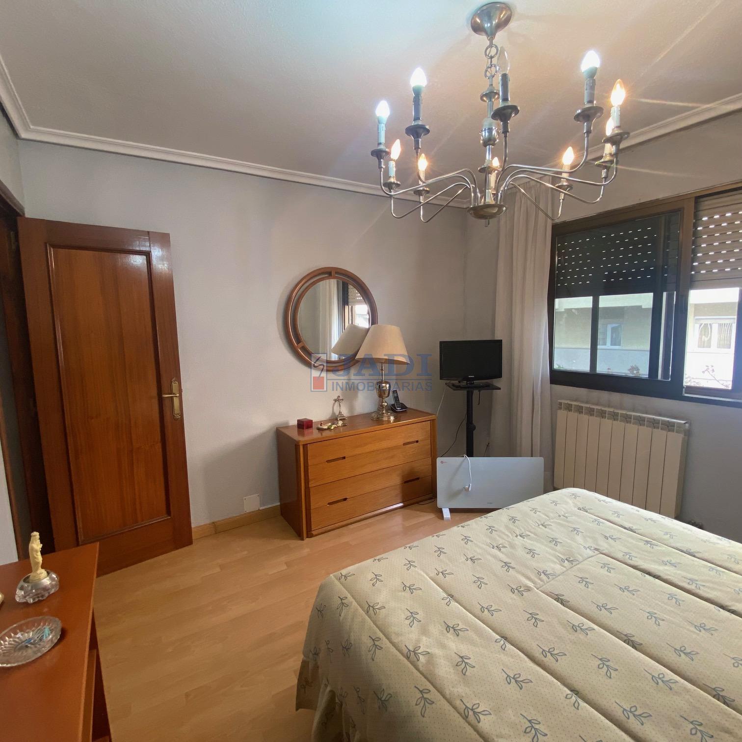 For sale of flat in Valdepeñas
