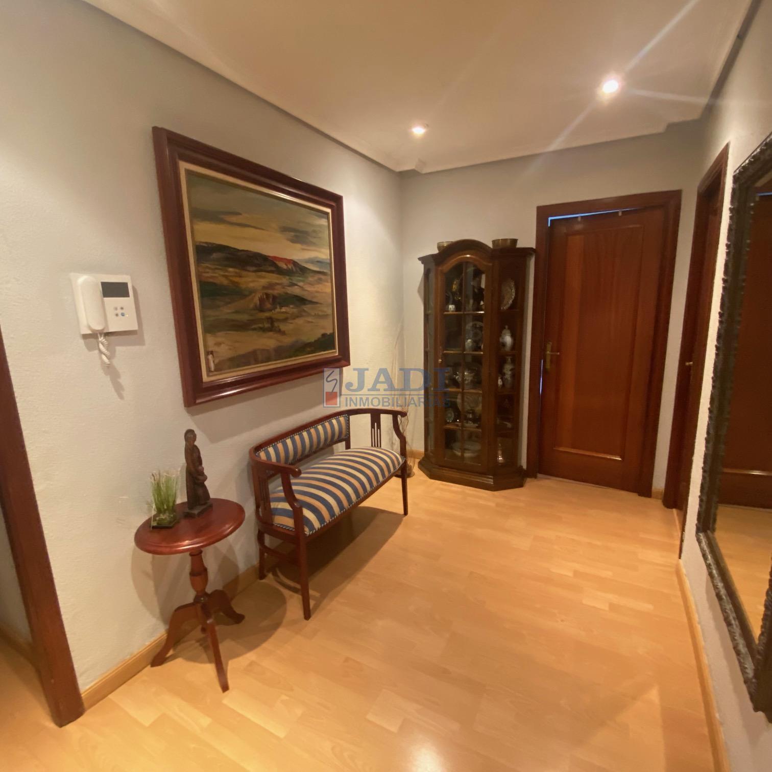 For sale of flat in Valdepeñas