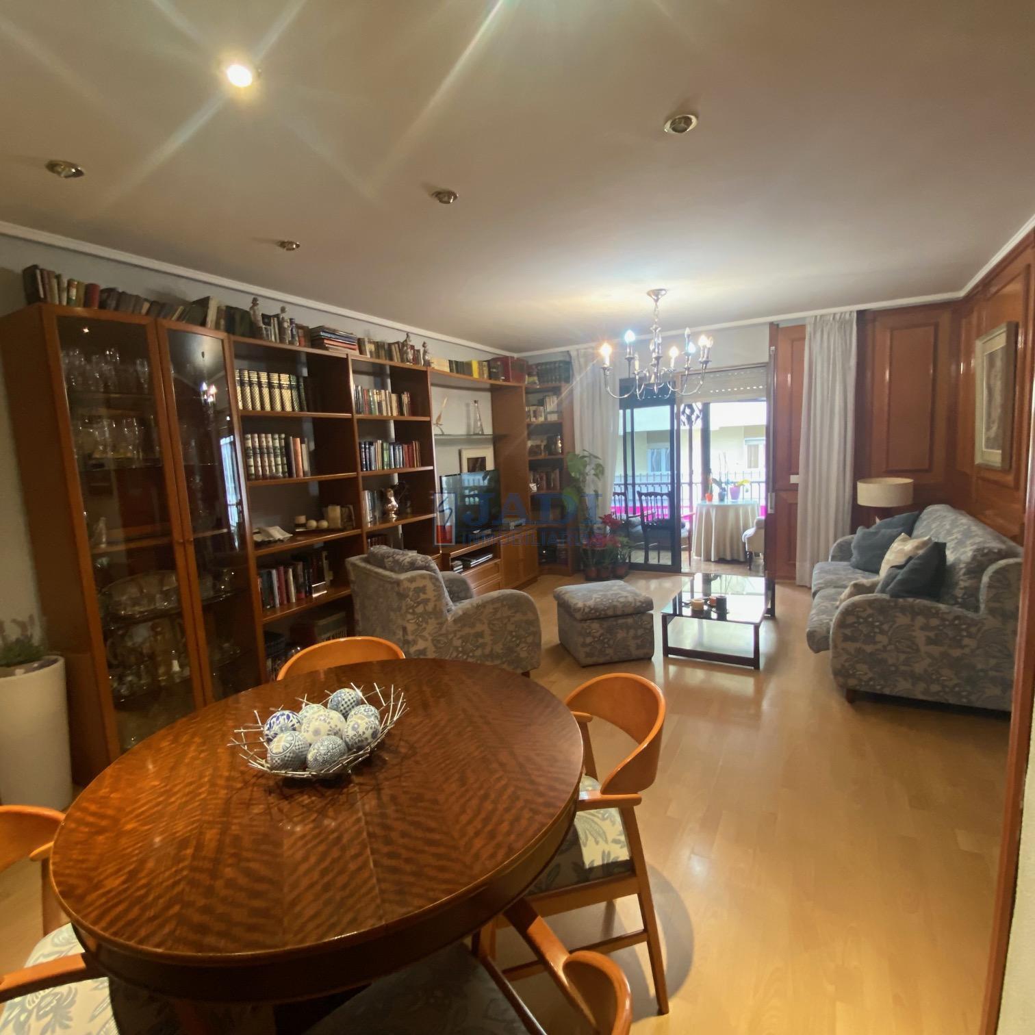 For sale of flat in Valdepeñas