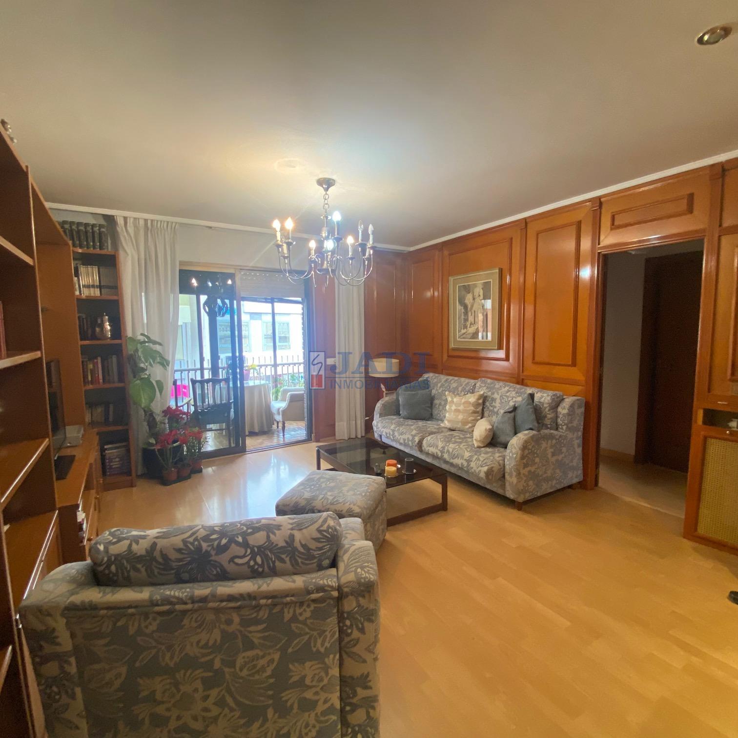 For sale of flat in Valdepeñas