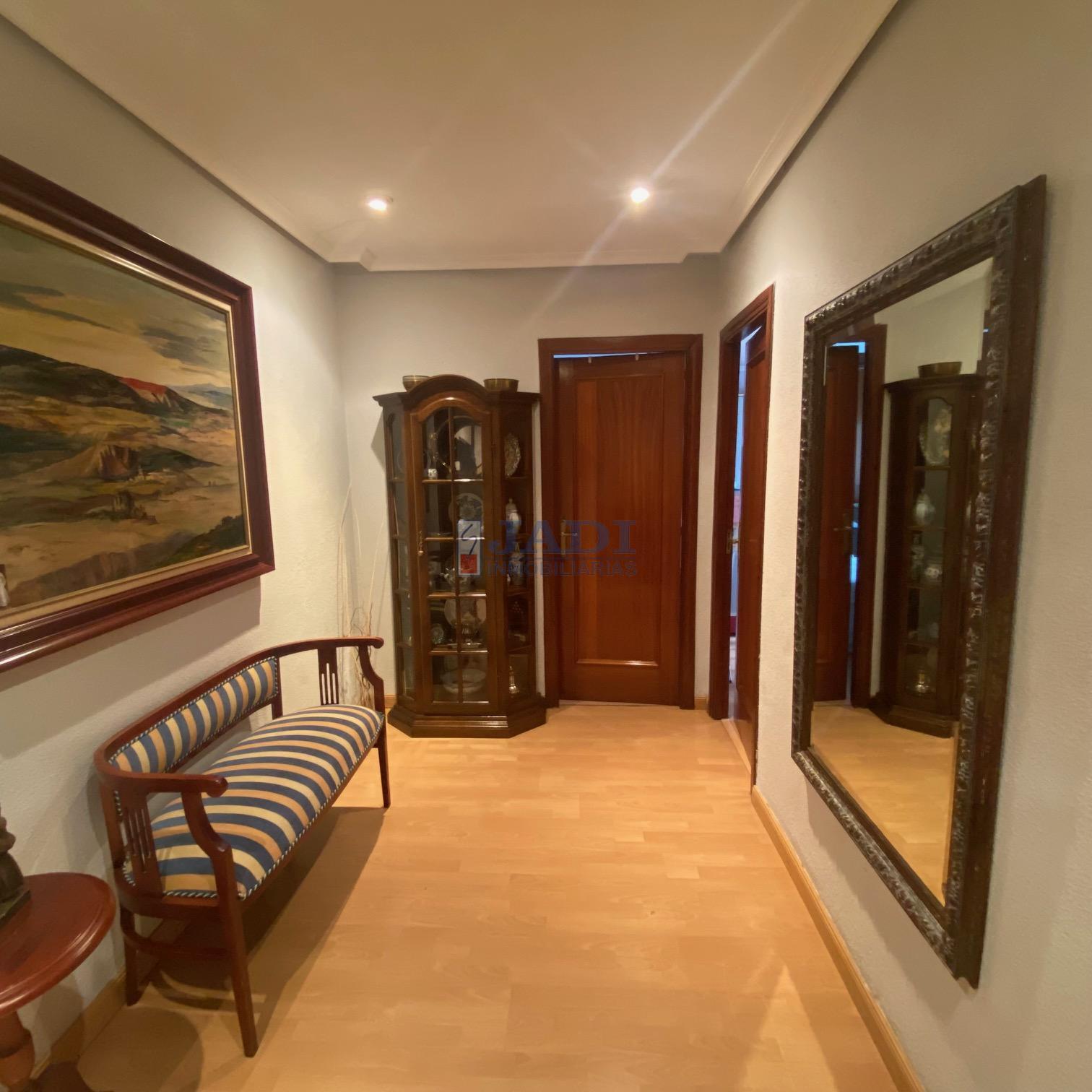 For sale of flat in Valdepeñas