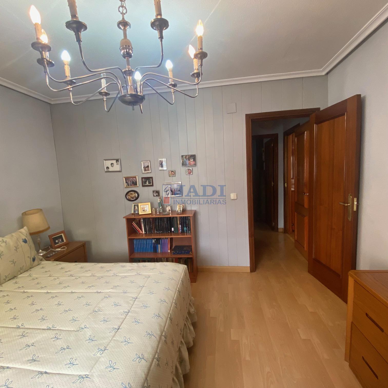 For sale of flat in Valdepeñas