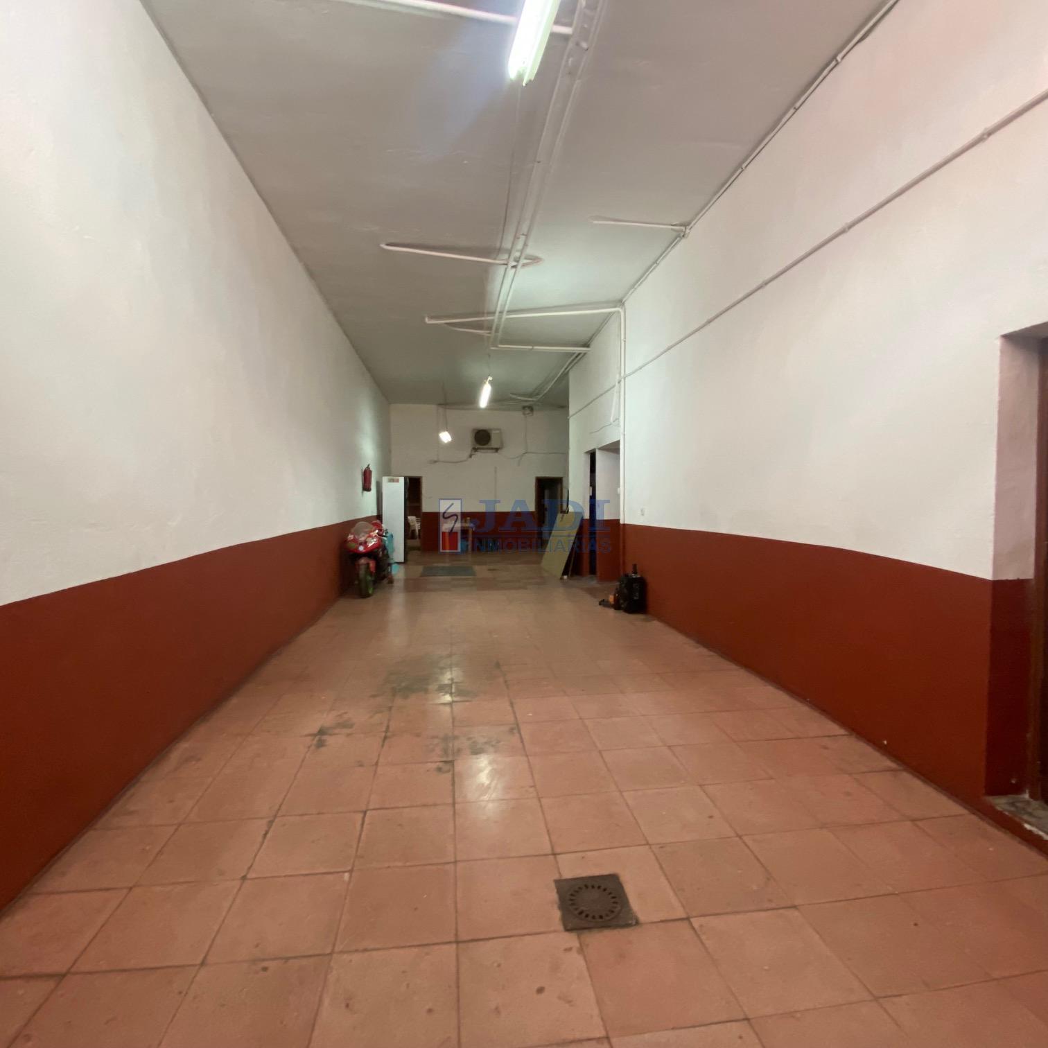 For sale of house in Valdepeñas