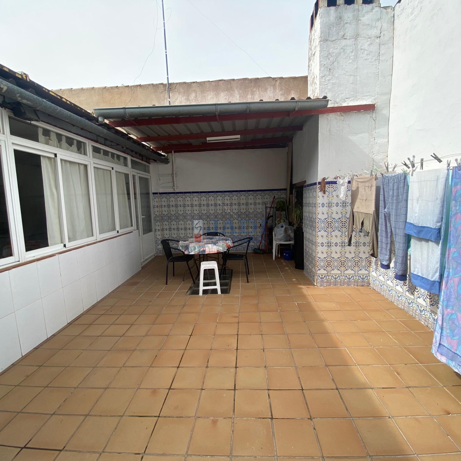 For sale of house in Valdepeñas