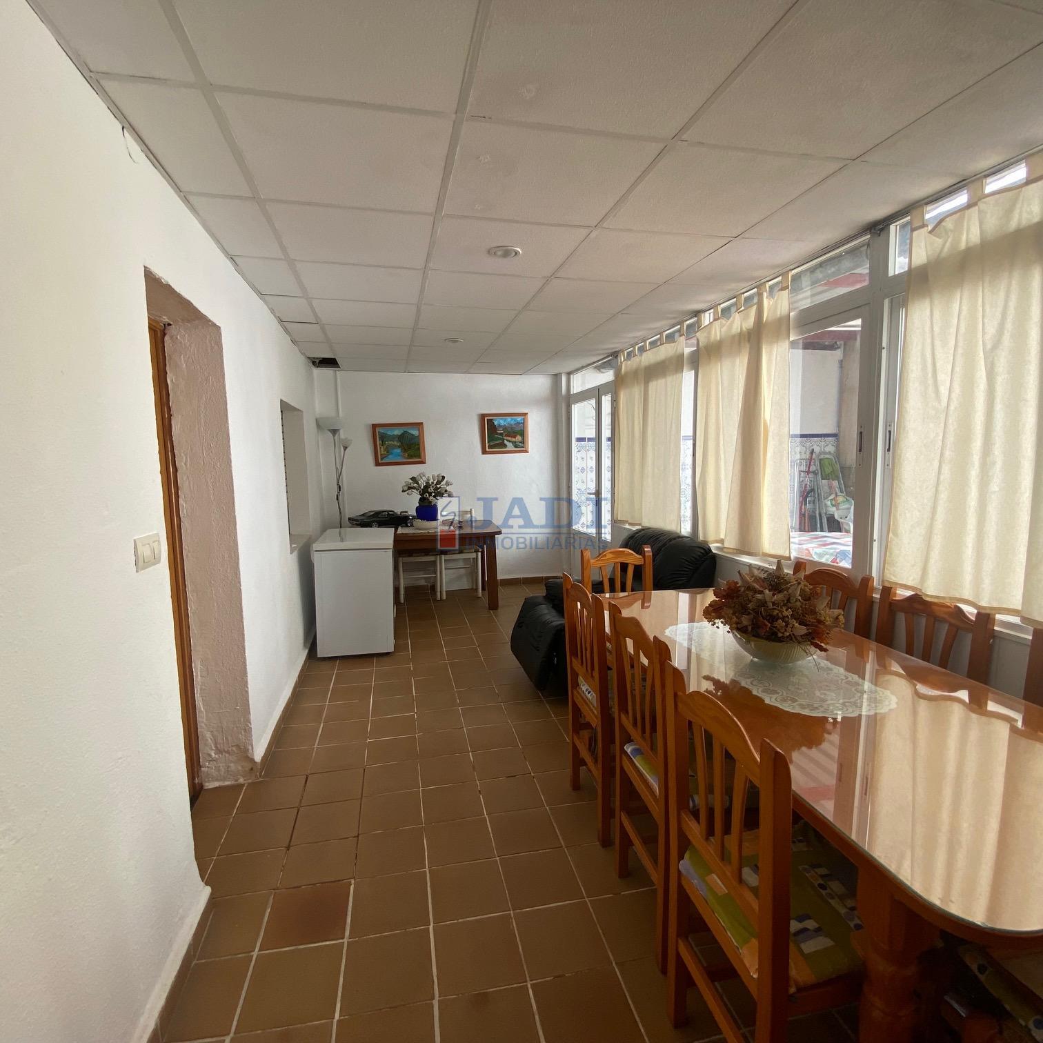 For sale of house in Valdepeñas