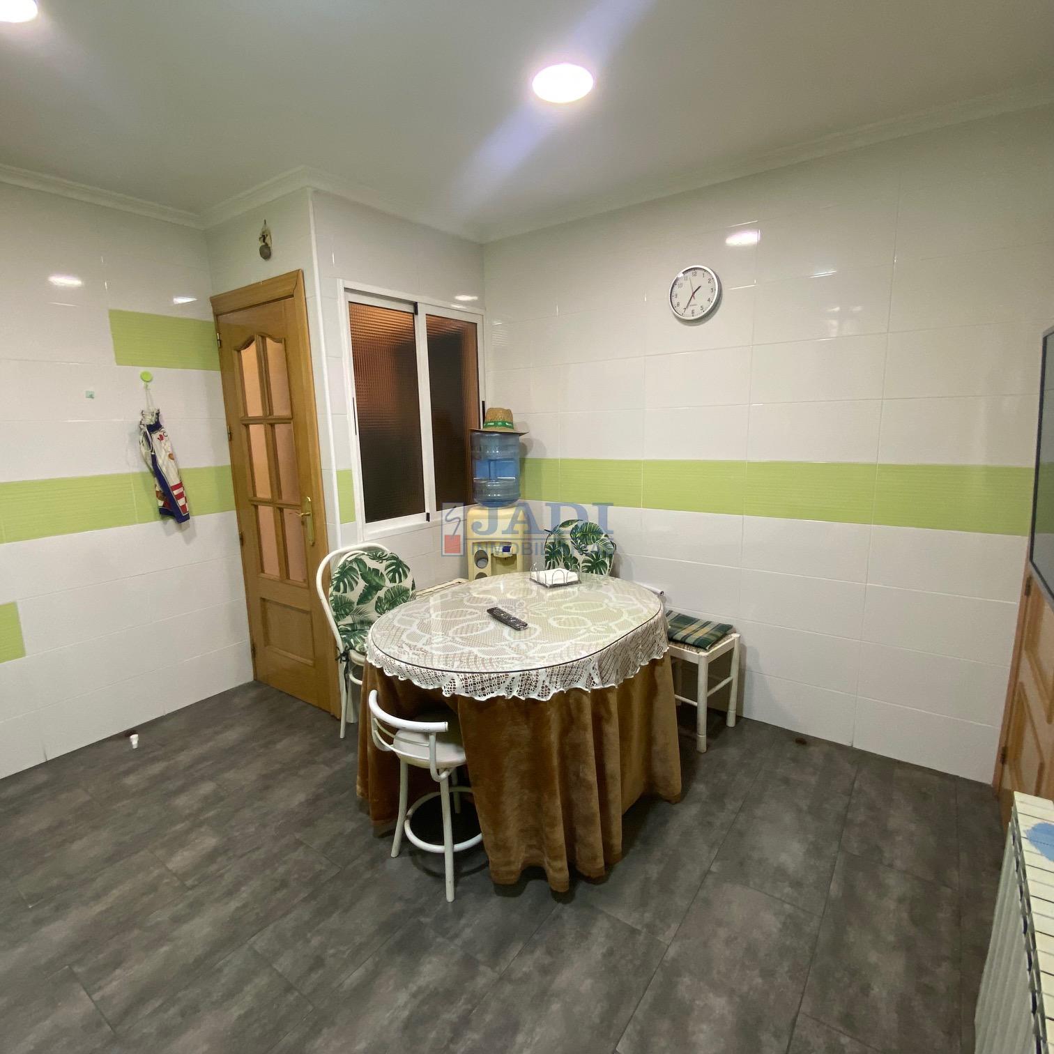 For sale of house in Valdepeñas