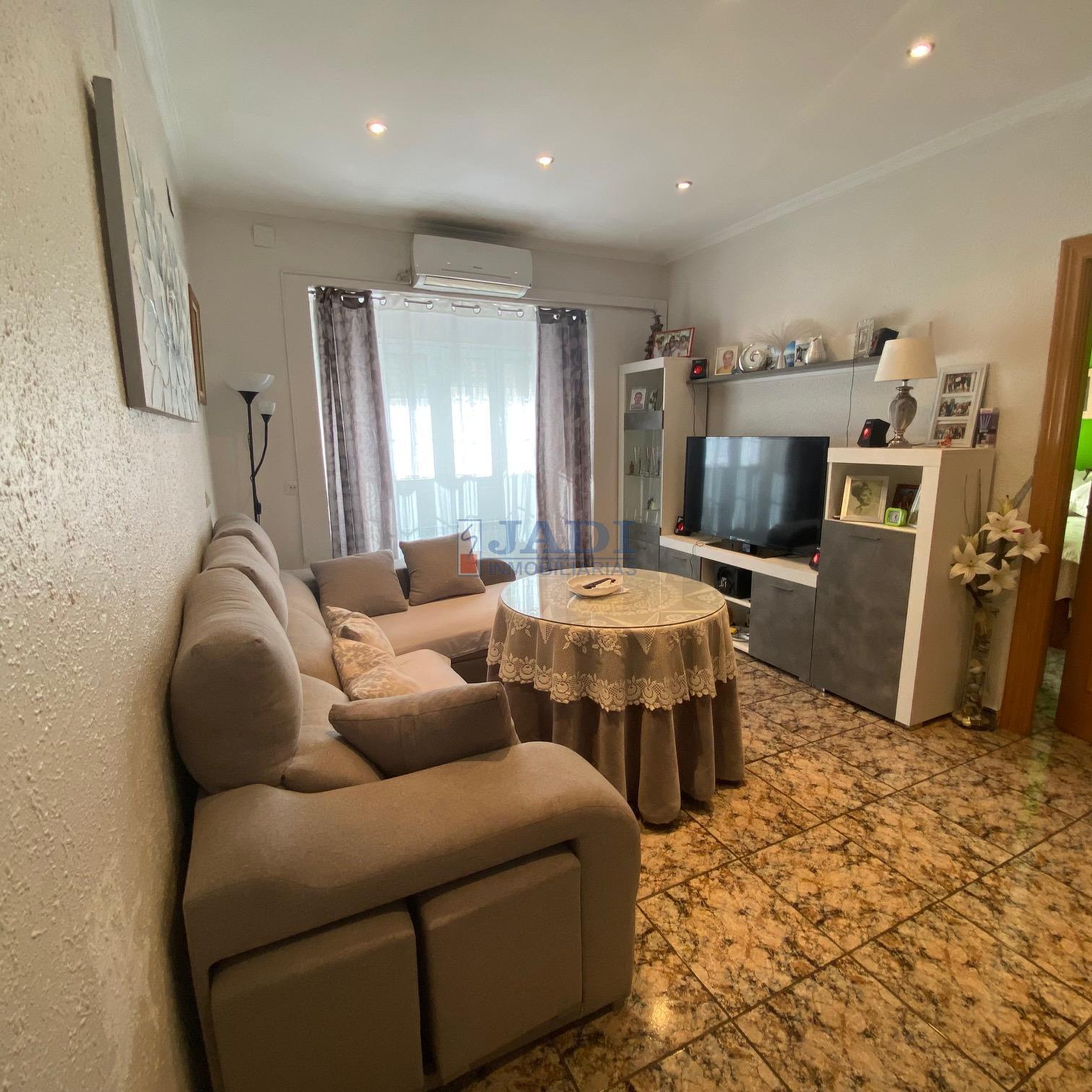 For sale of house in Valdepeñas