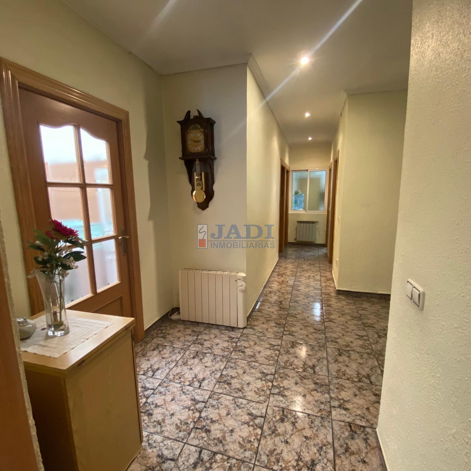 For sale of house in Valdepeñas