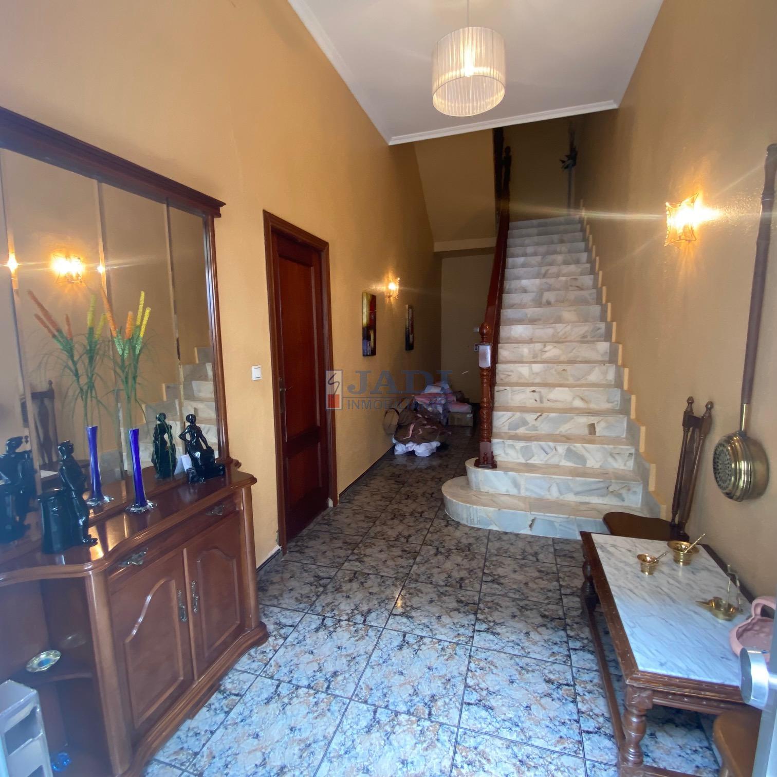 For sale of house in Valdepeñas