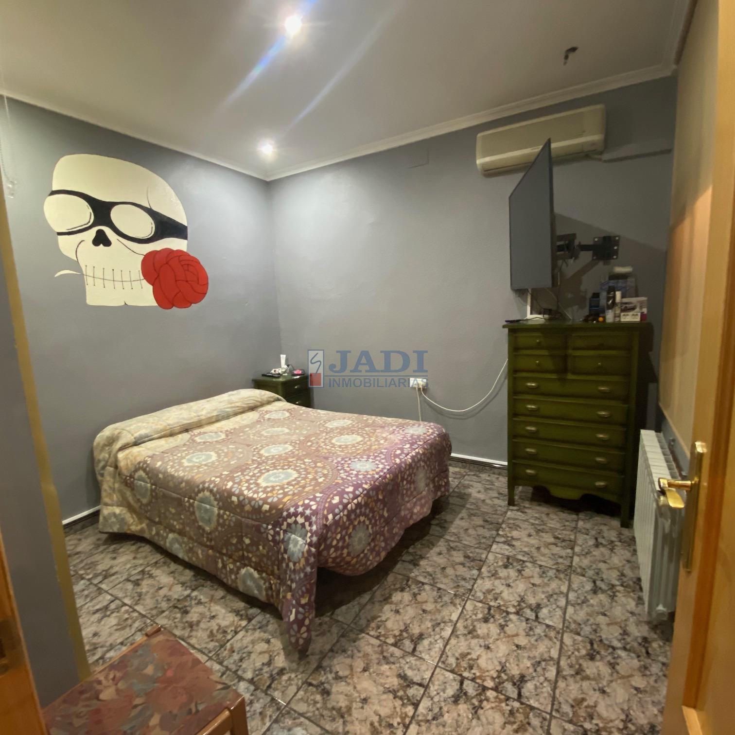For sale of house in Valdepeñas