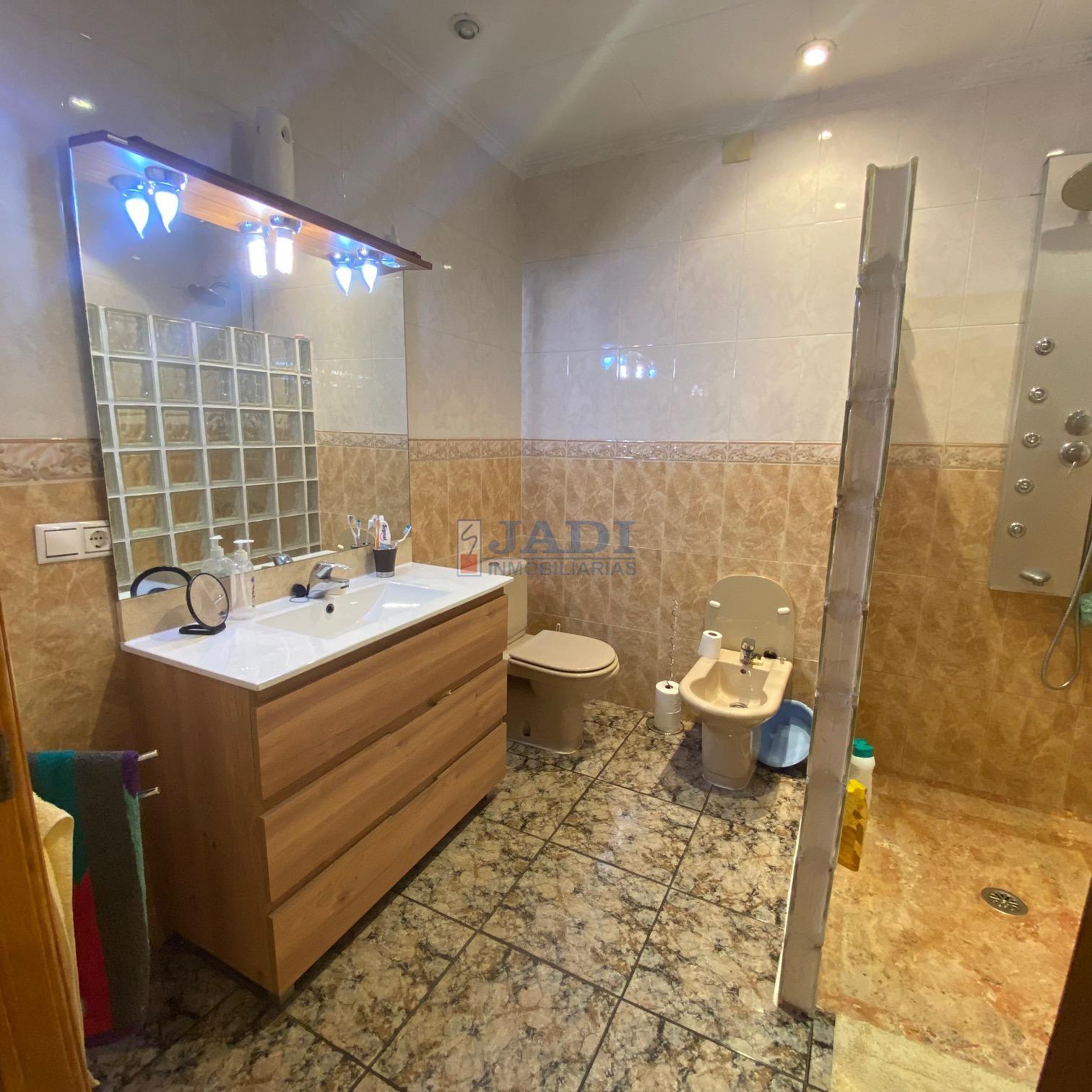 For sale of house in Valdepeñas