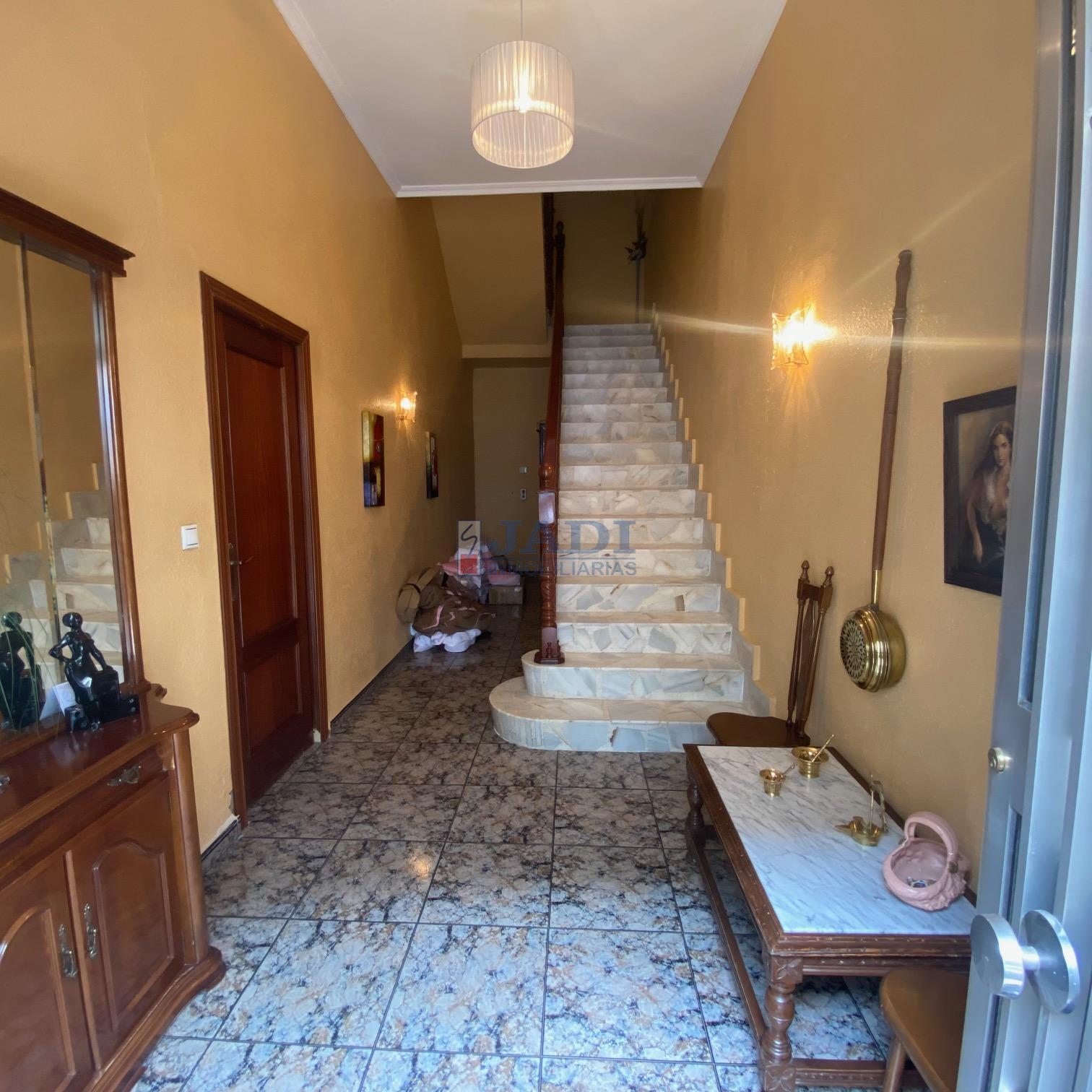 For sale of house in Valdepeñas