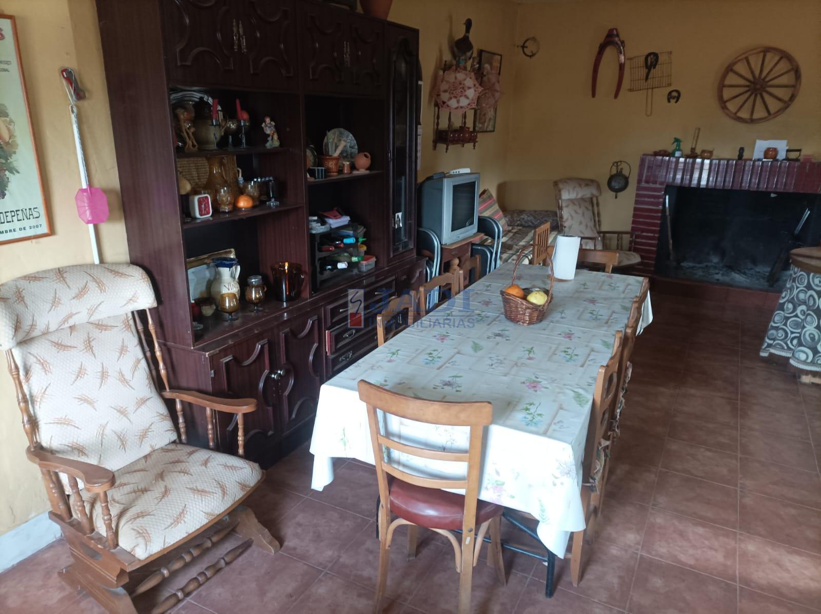 Venta de casa en Valdepeñas