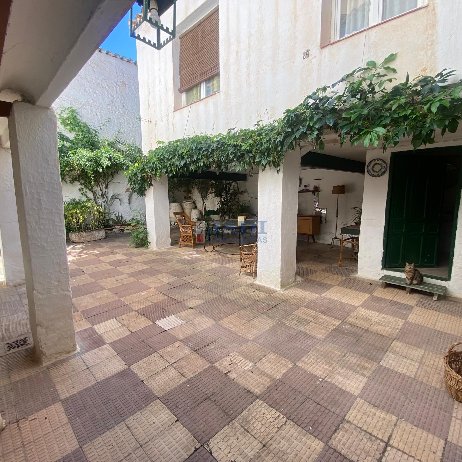 For sale of house in Valdepeñas