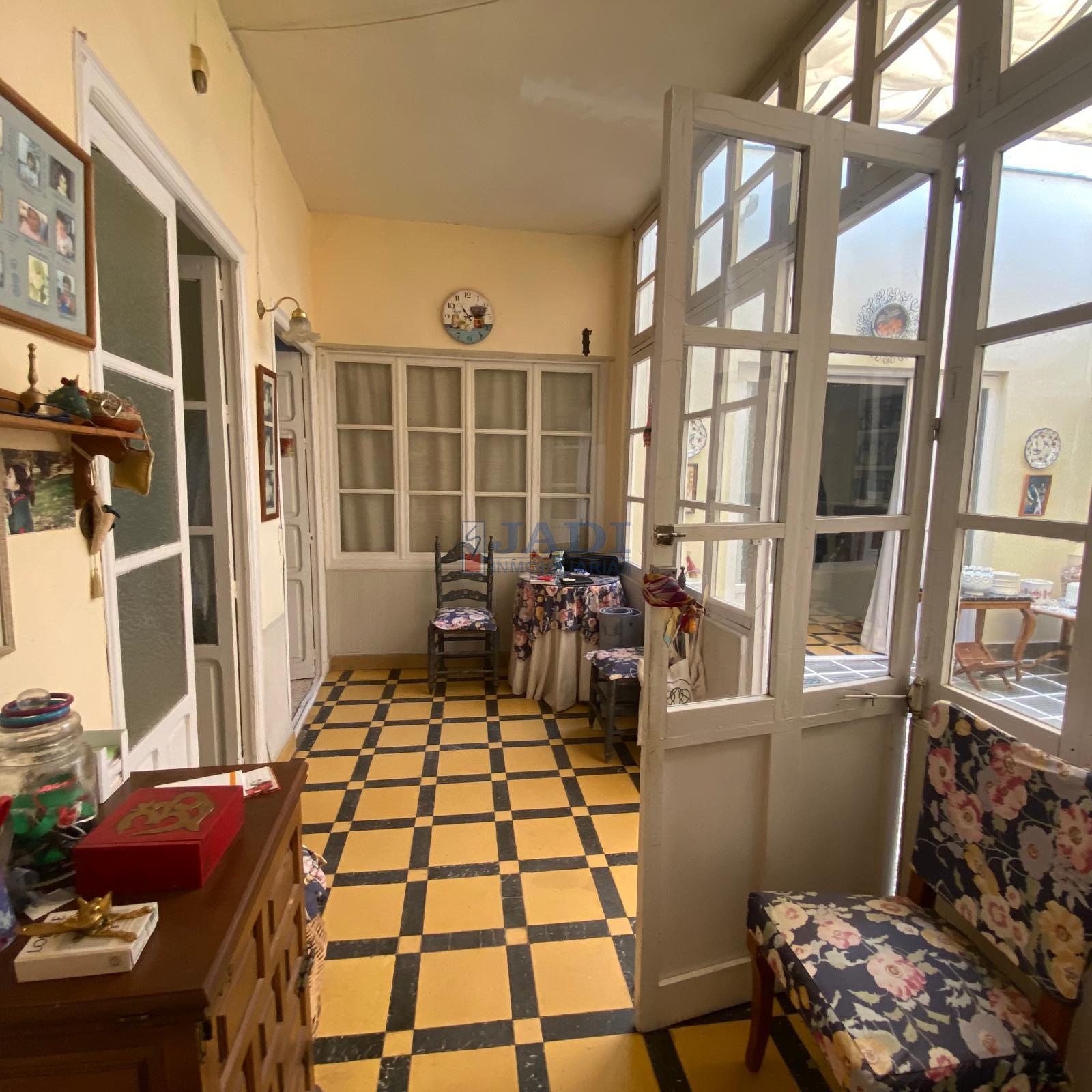 For sale of house in Valdepeñas