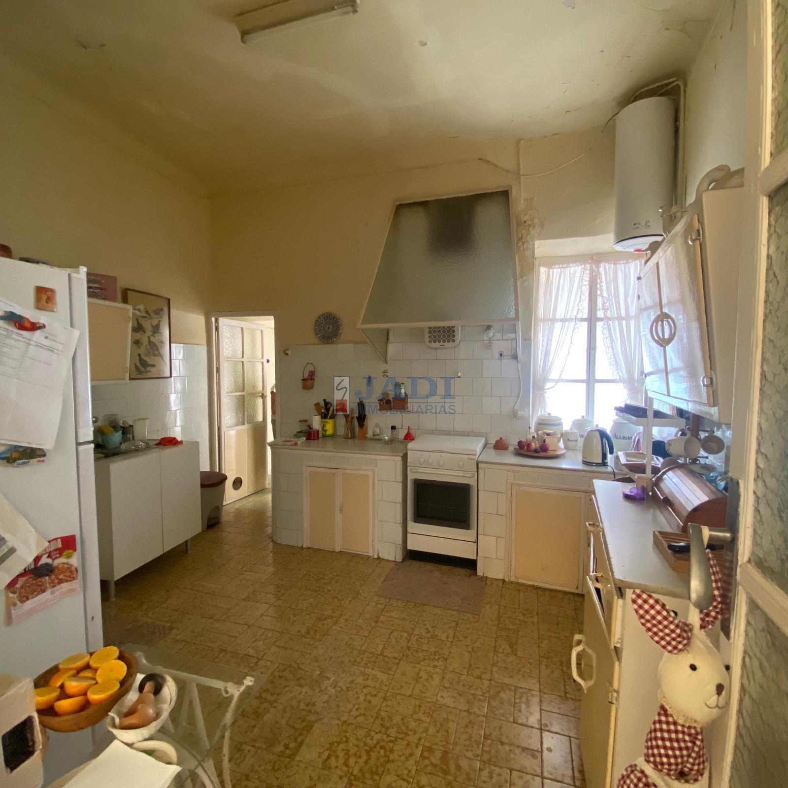 For sale of house in Valdepeñas