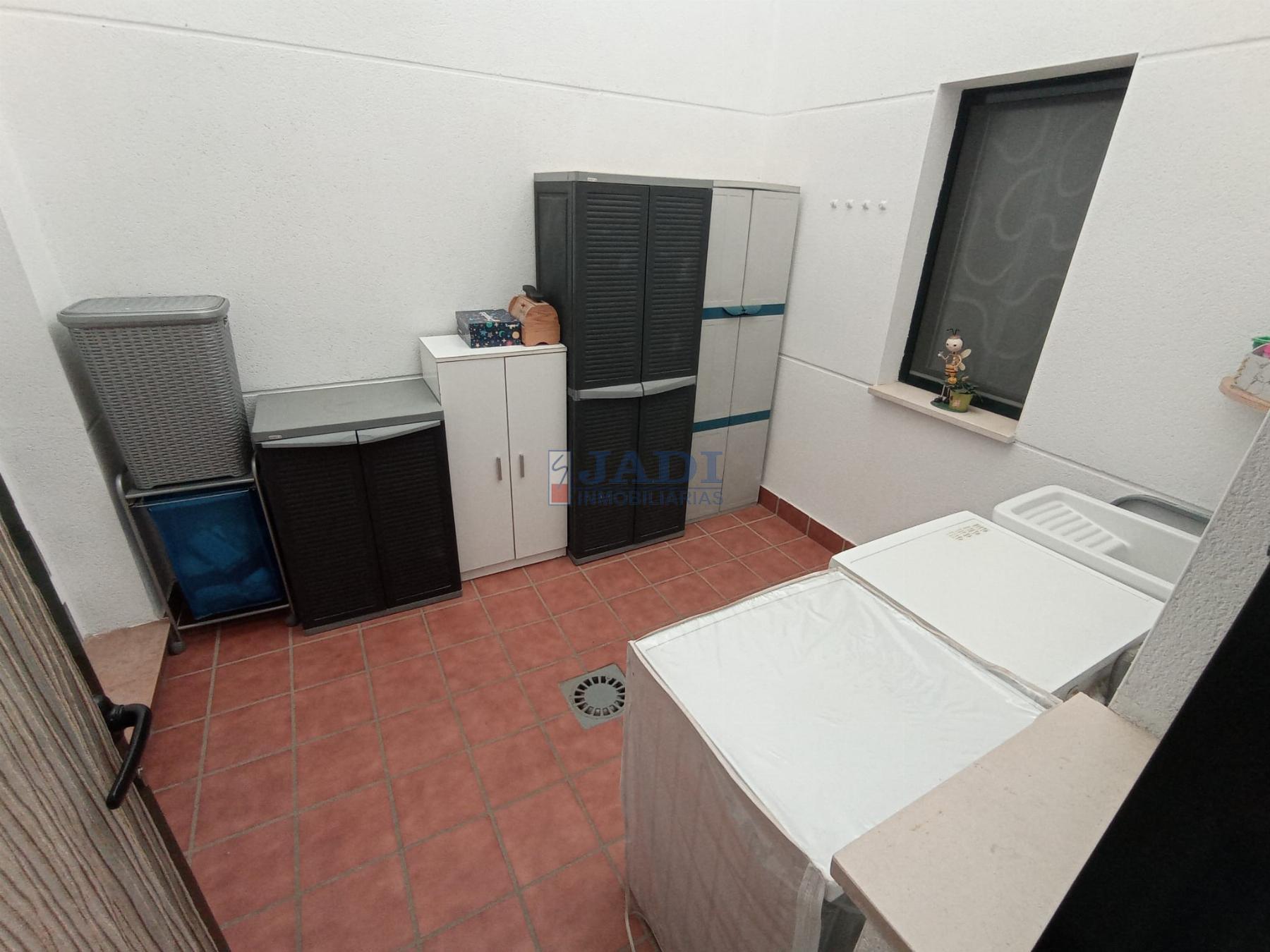 For sale of house in Valdepeñas