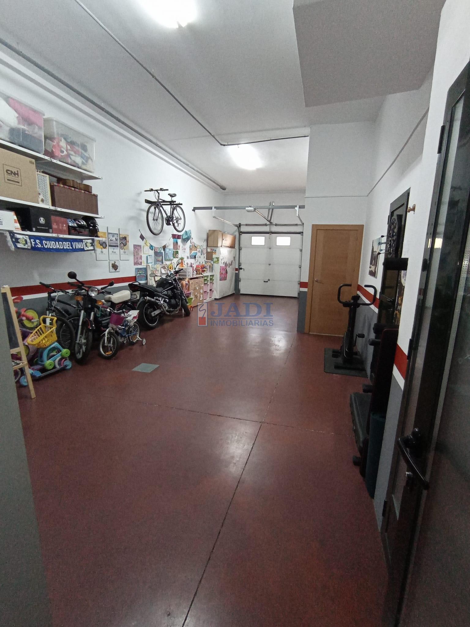 For sale of house in Valdepeñas