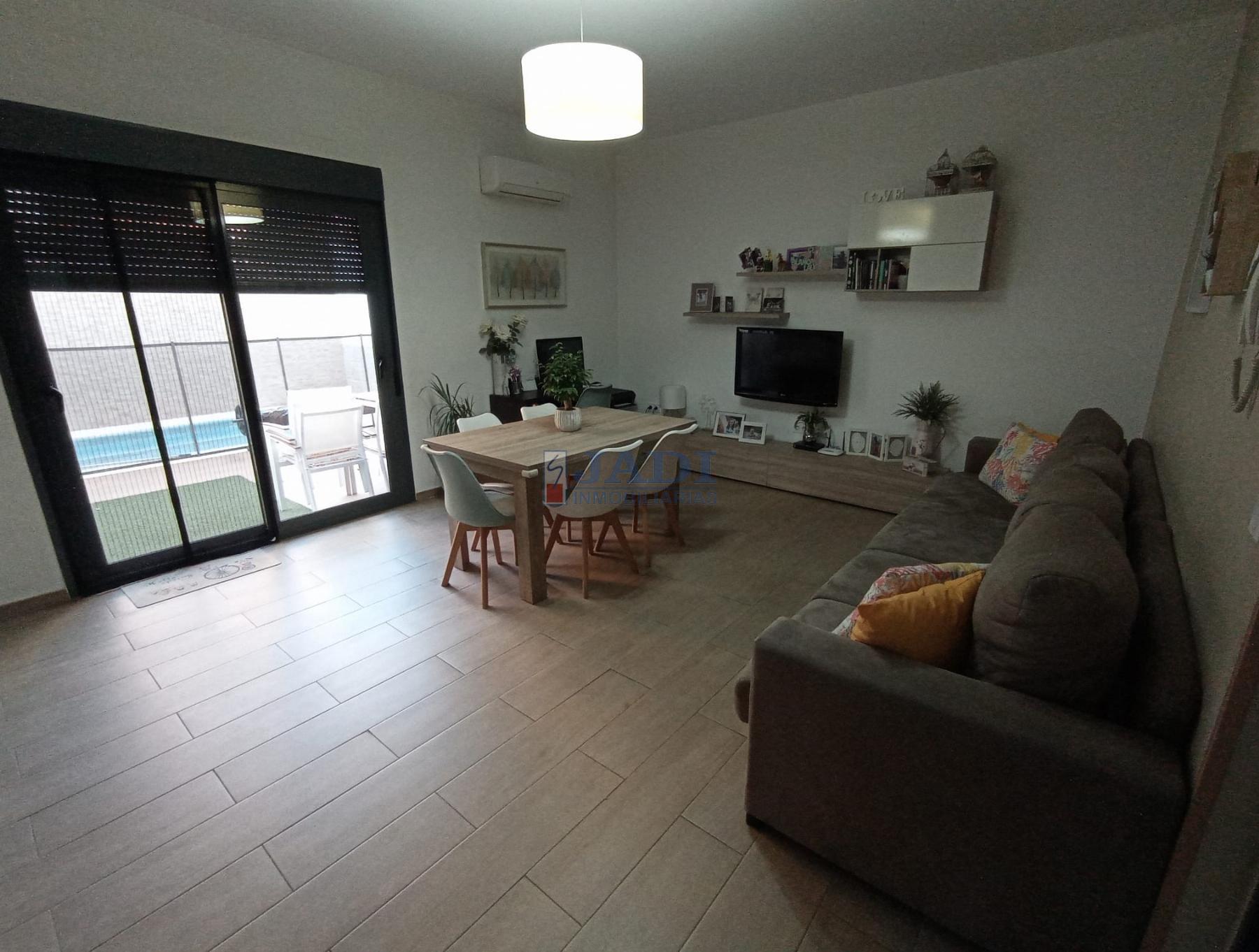 For sale of house in Valdepeñas