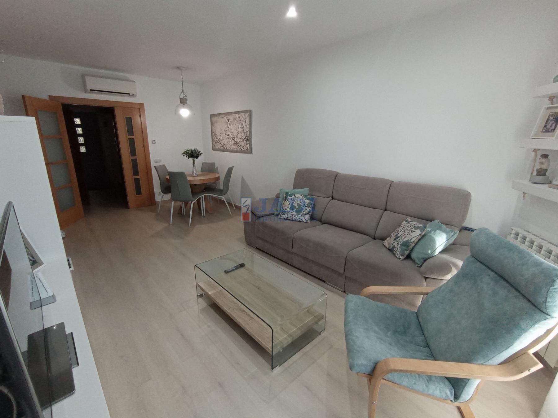 For sale of house in Valdepeñas
