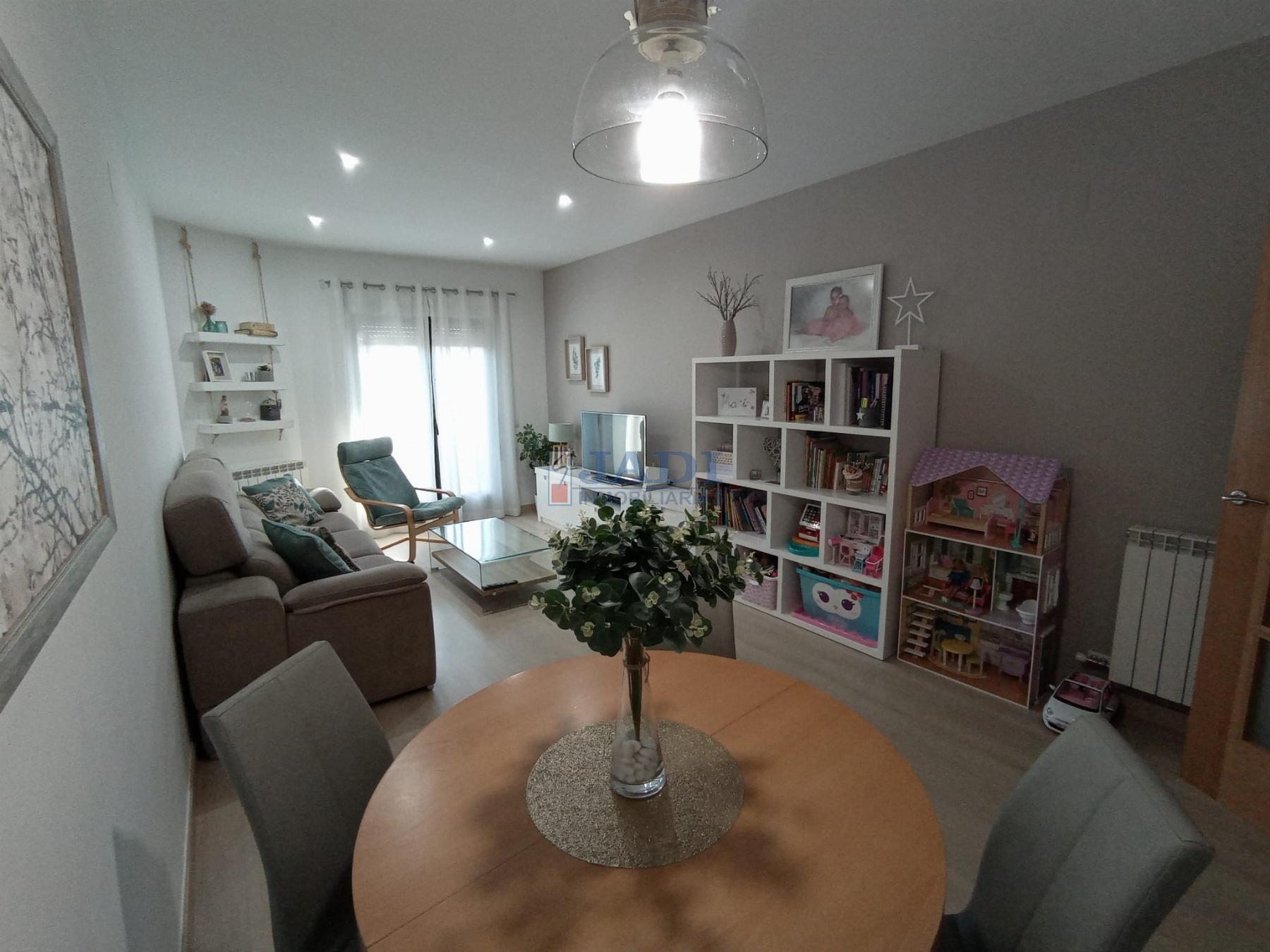 For sale of house in Valdepeñas