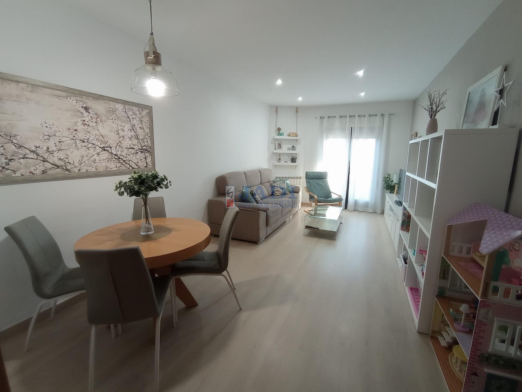 For sale of house in Valdepeñas