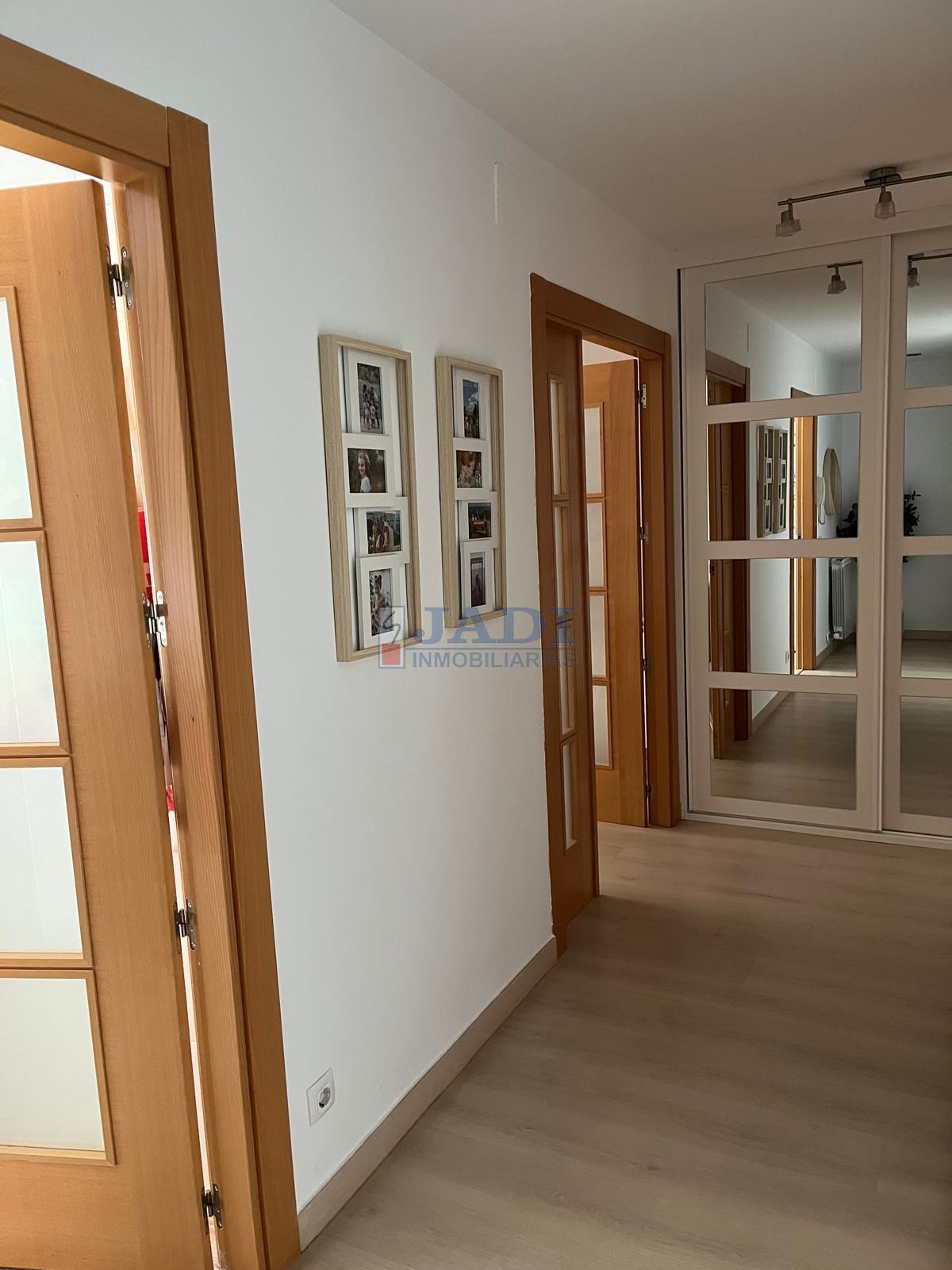For sale of house in Valdepeñas