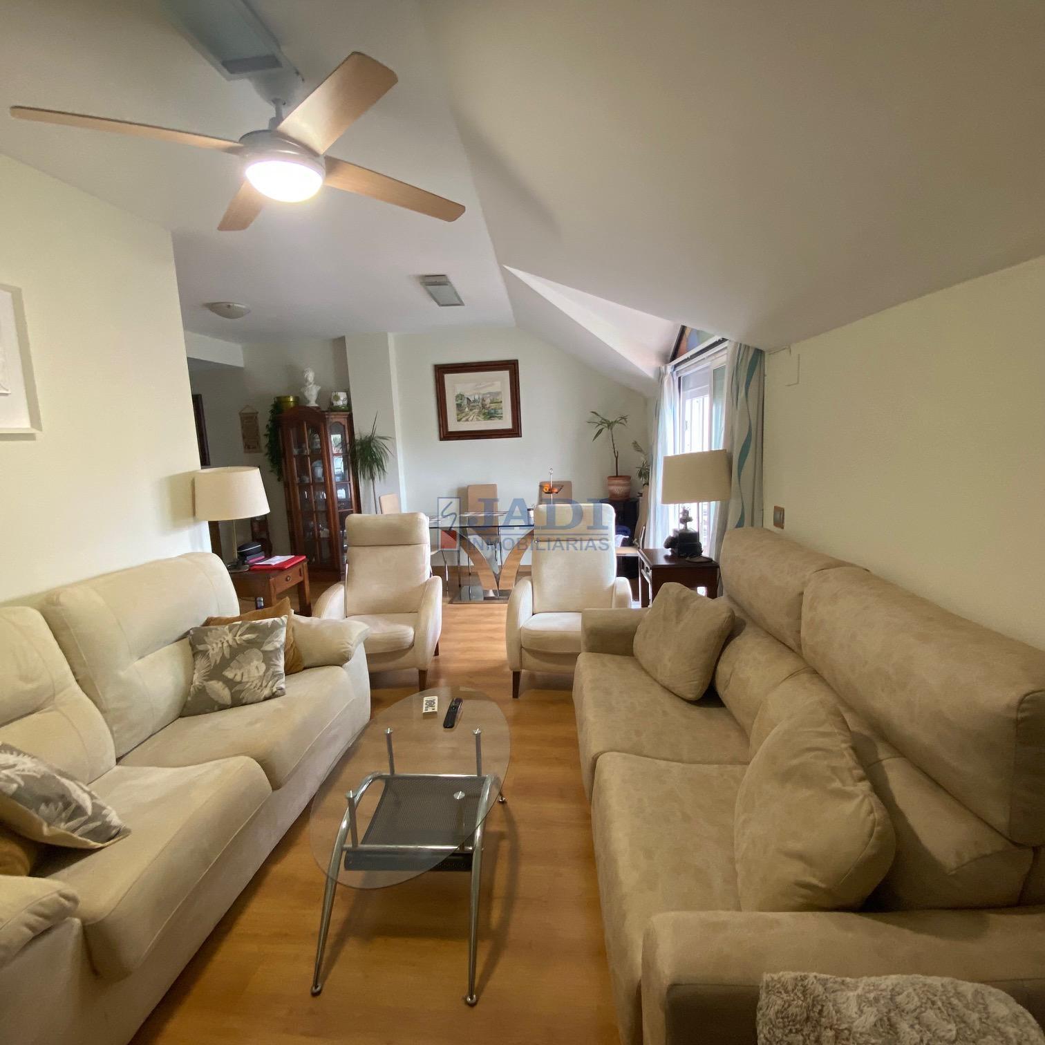 For sale of penthouse in Valdepeñas