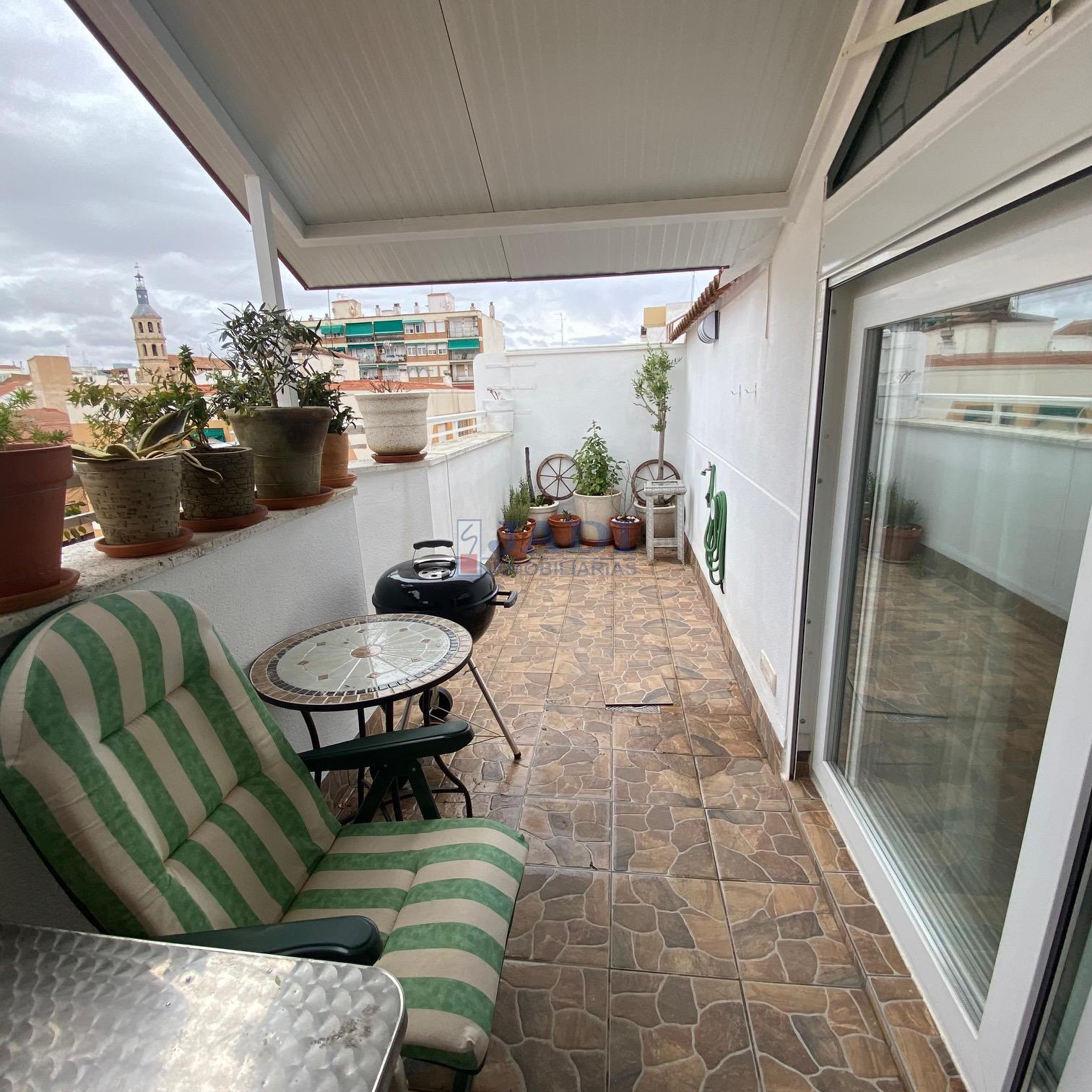 For sale of penthouse in Valdepeñas
