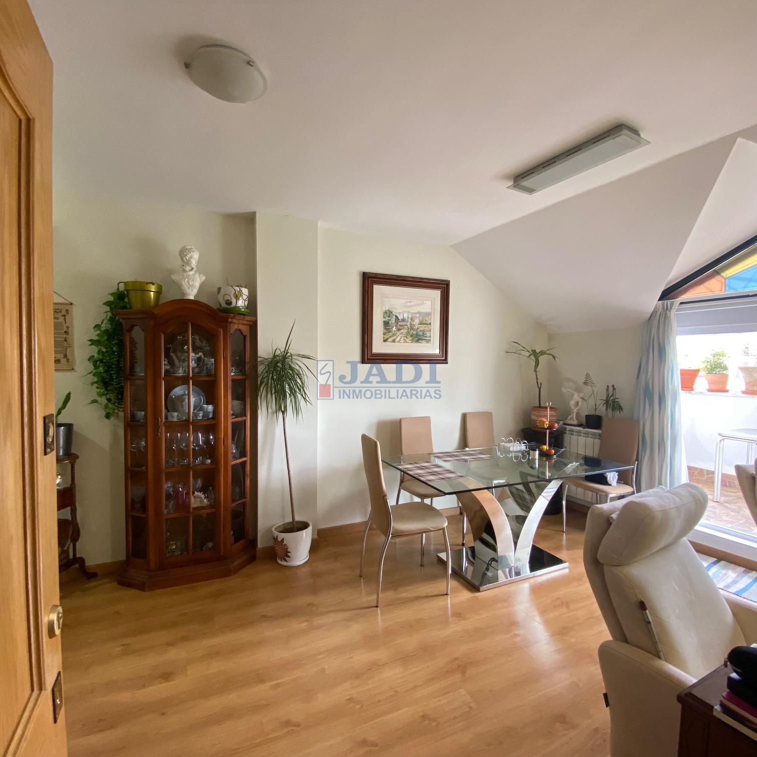 For sale of penthouse in Valdepeñas