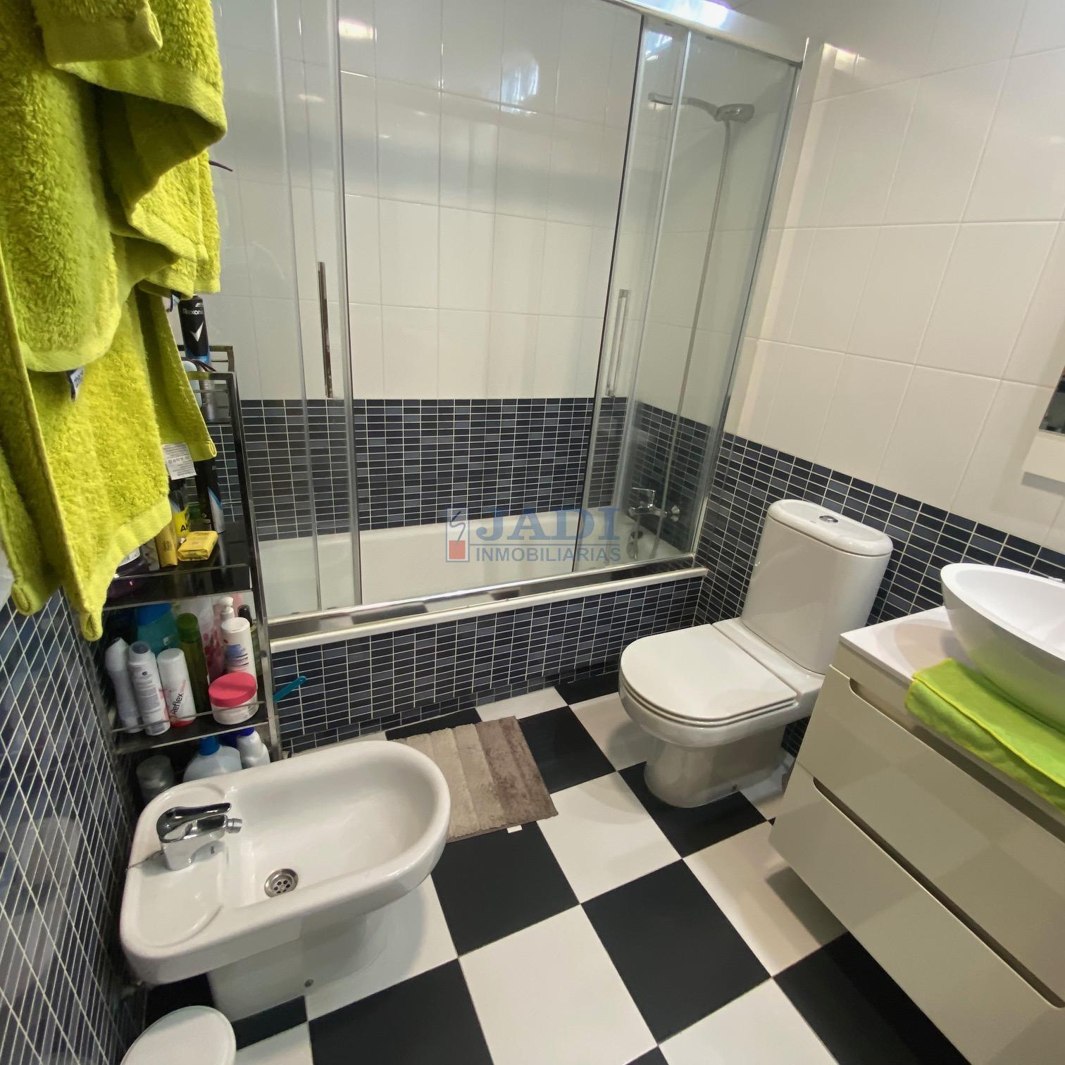For sale of penthouse in Valdepeñas