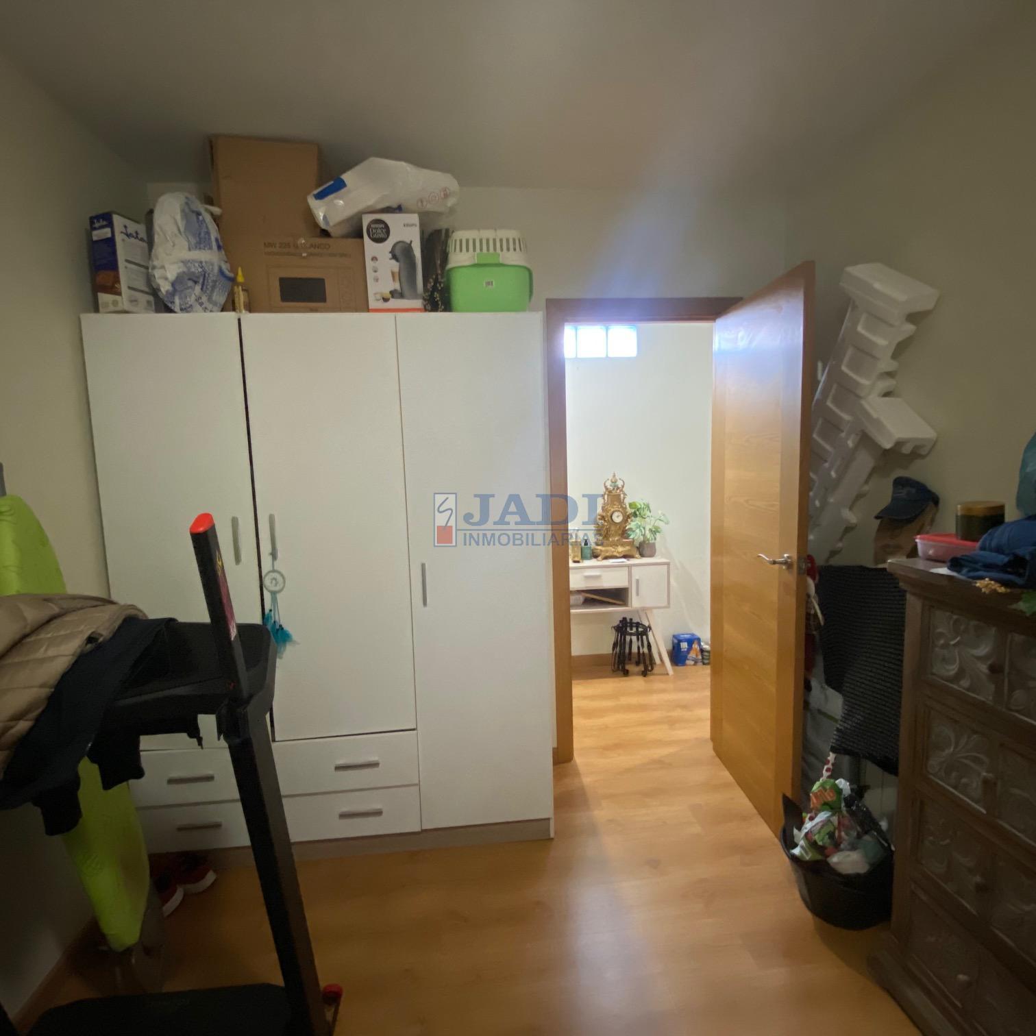 For sale of penthouse in Valdepeñas